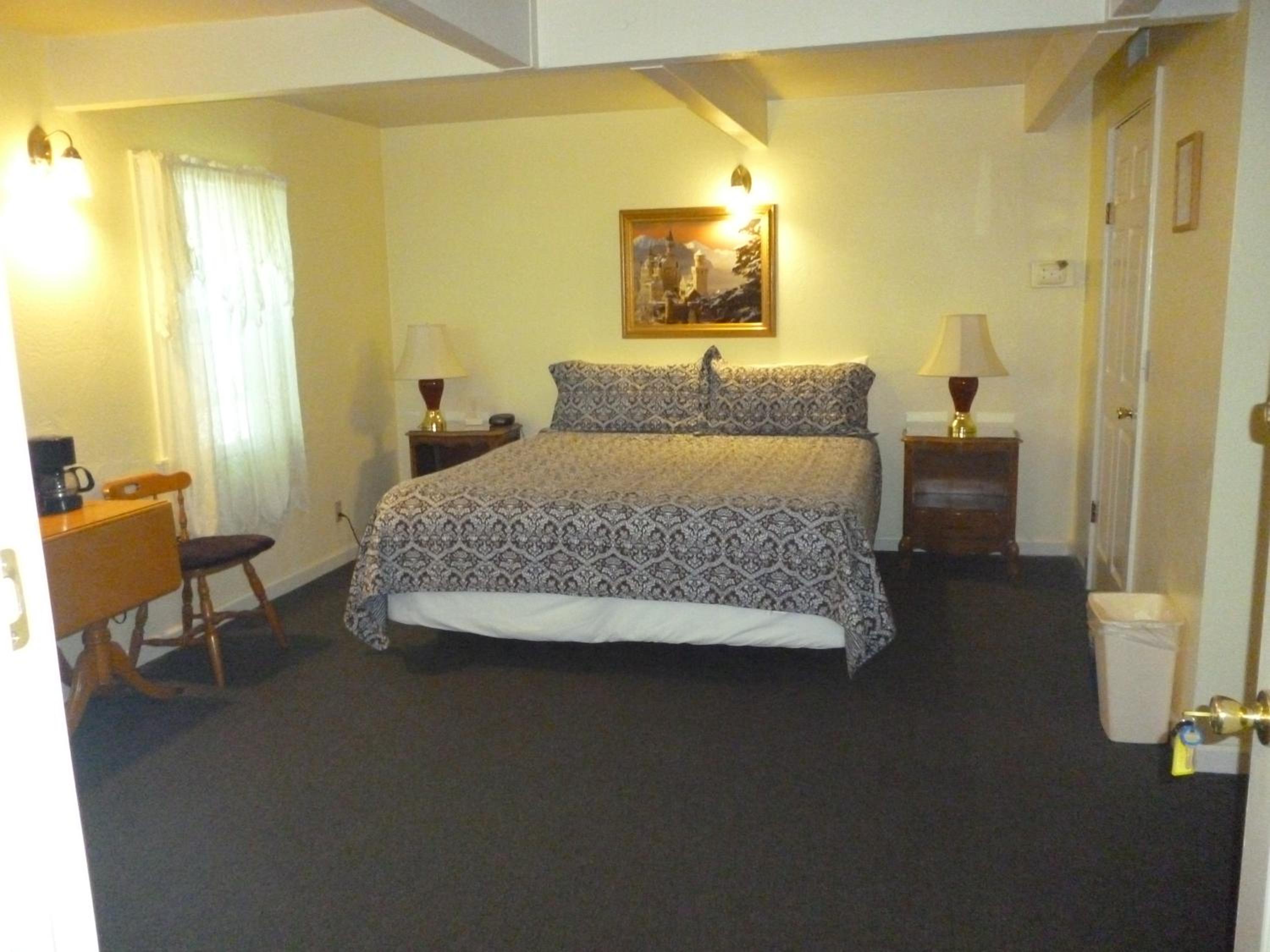 Harbor Inn