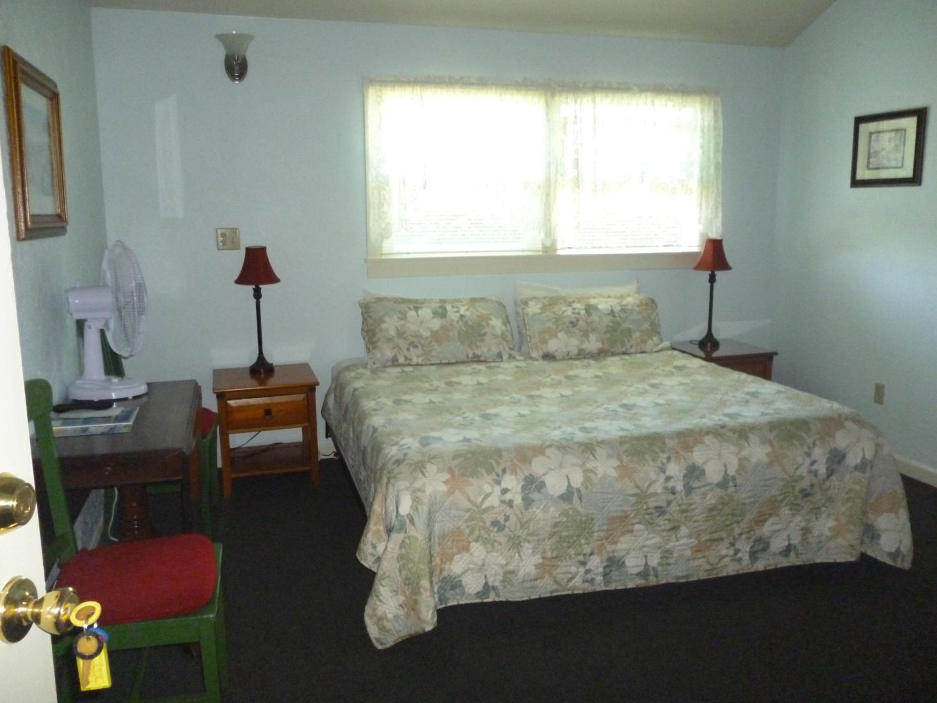 Harbor Inn