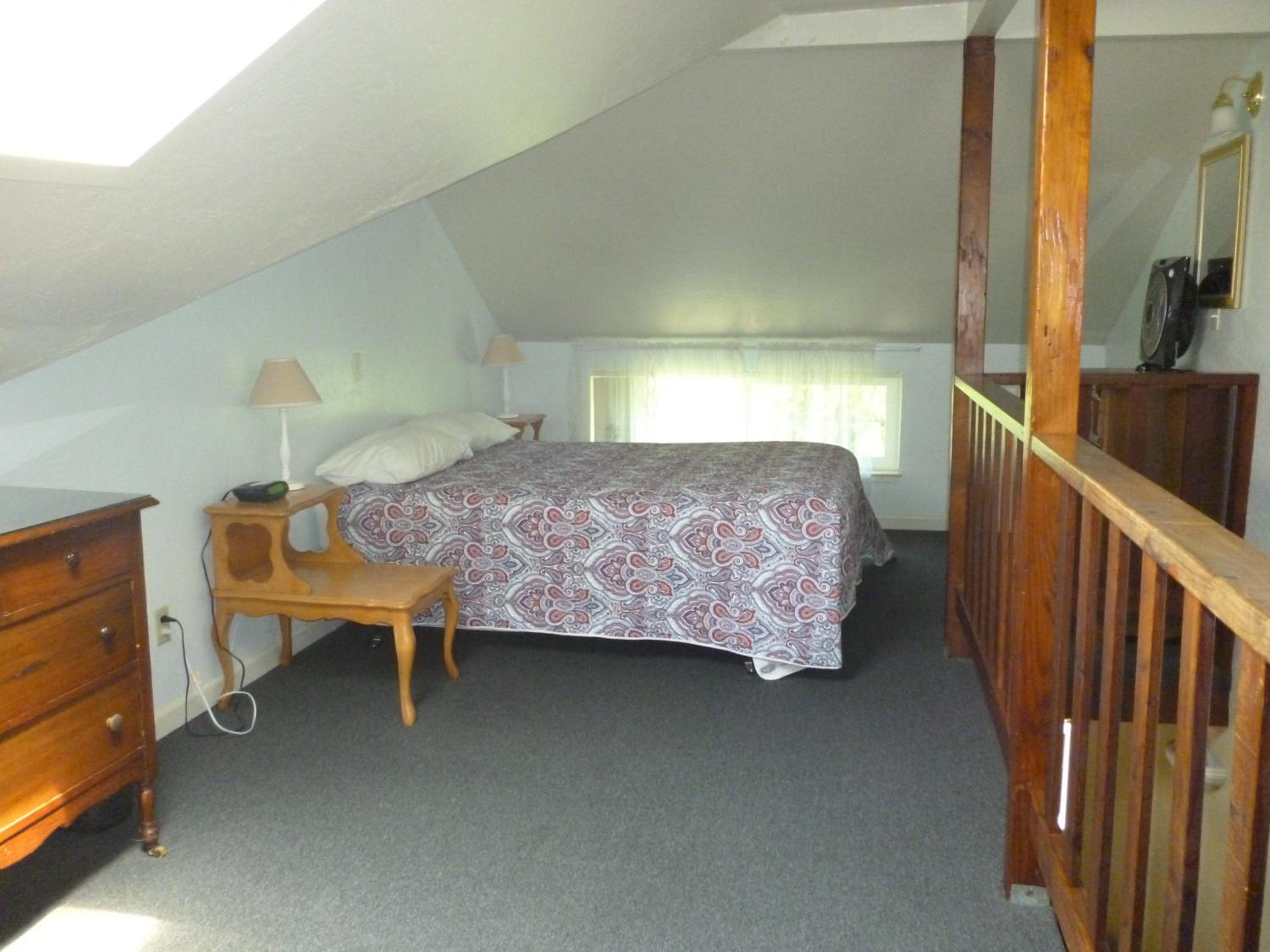 Harbor Inn