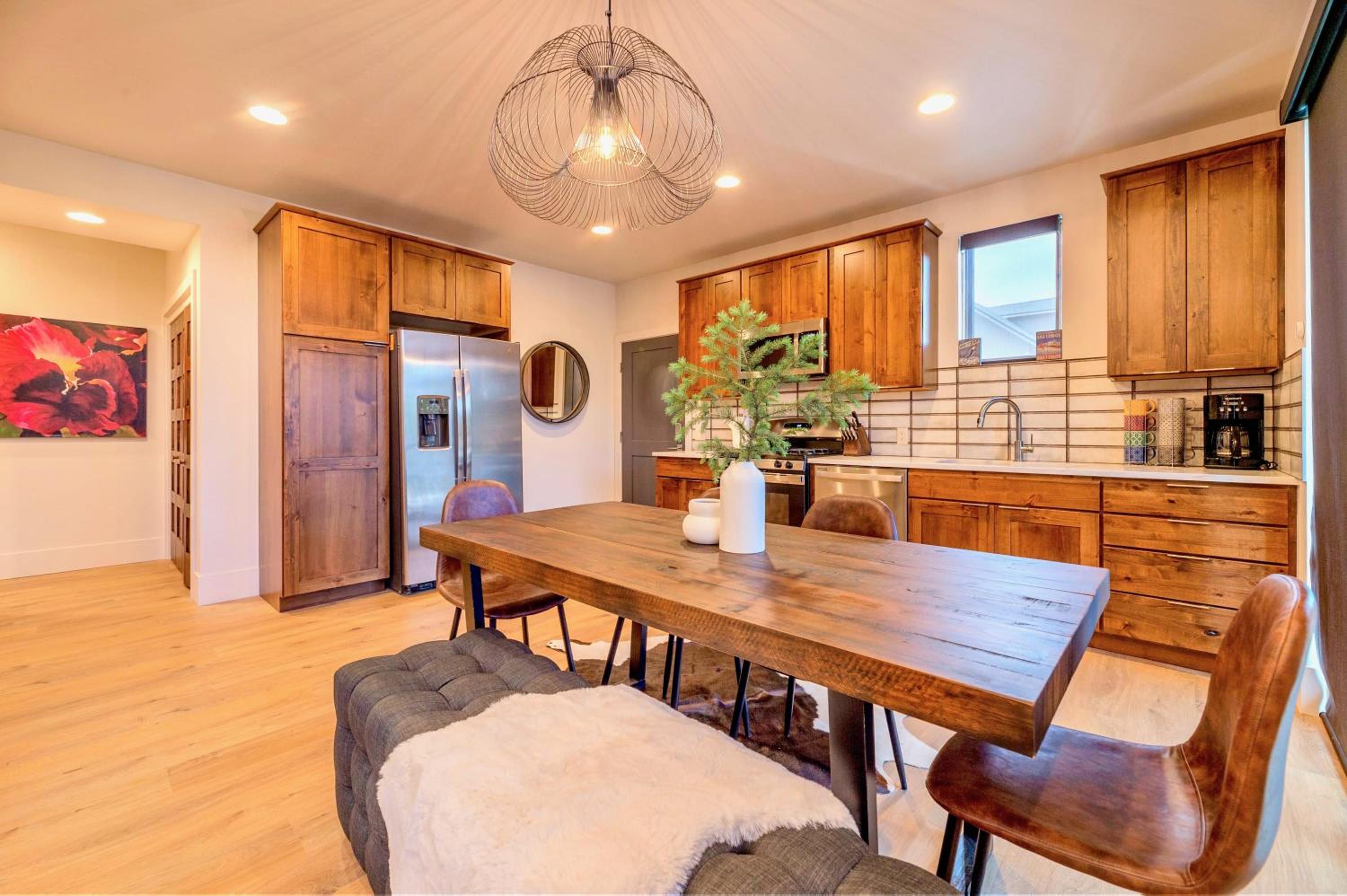 Luxury Mountain Winter Getaway w Picturesque Views