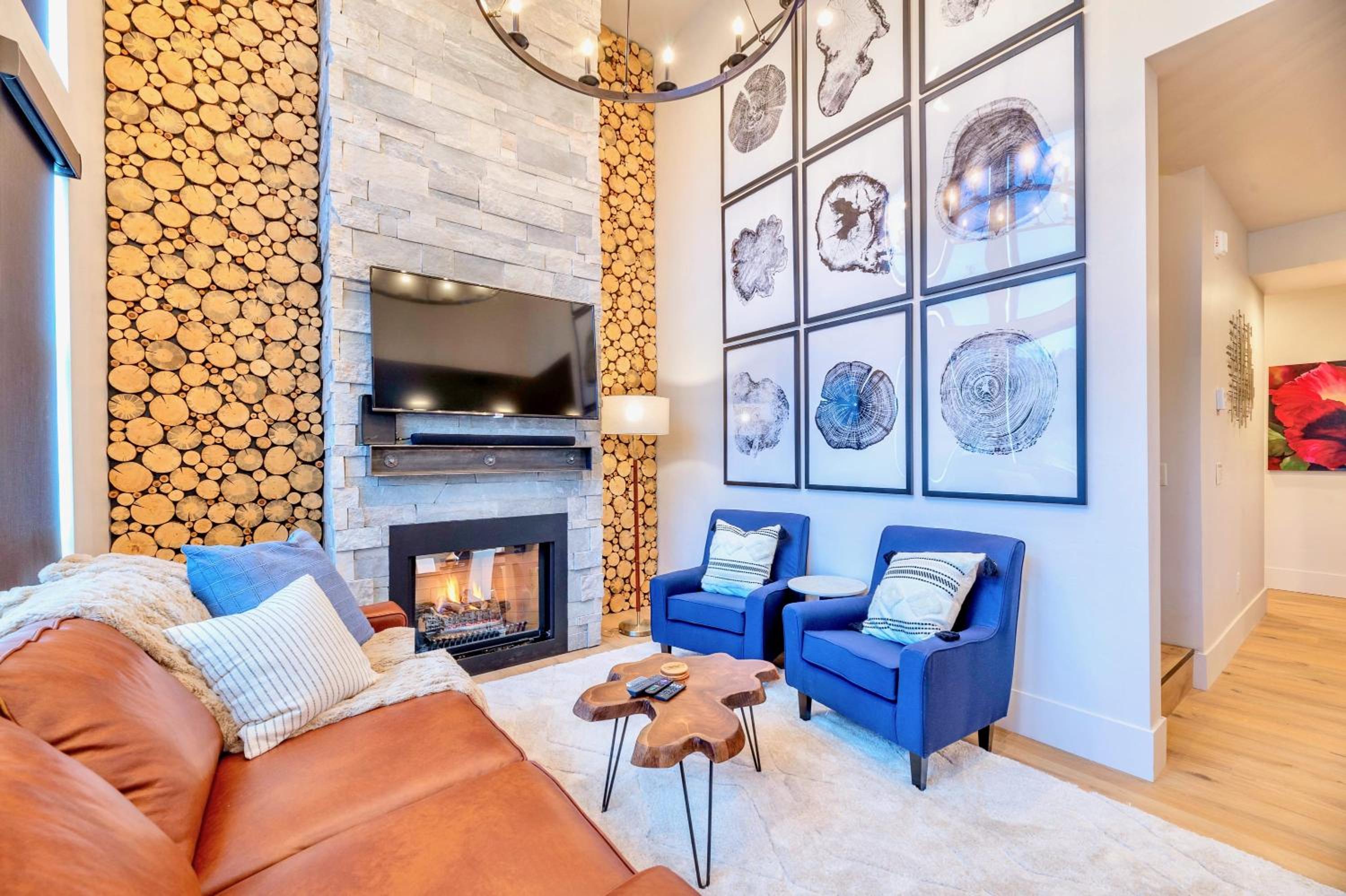 Luxury Mountain Winter Getaway w Picturesque Views