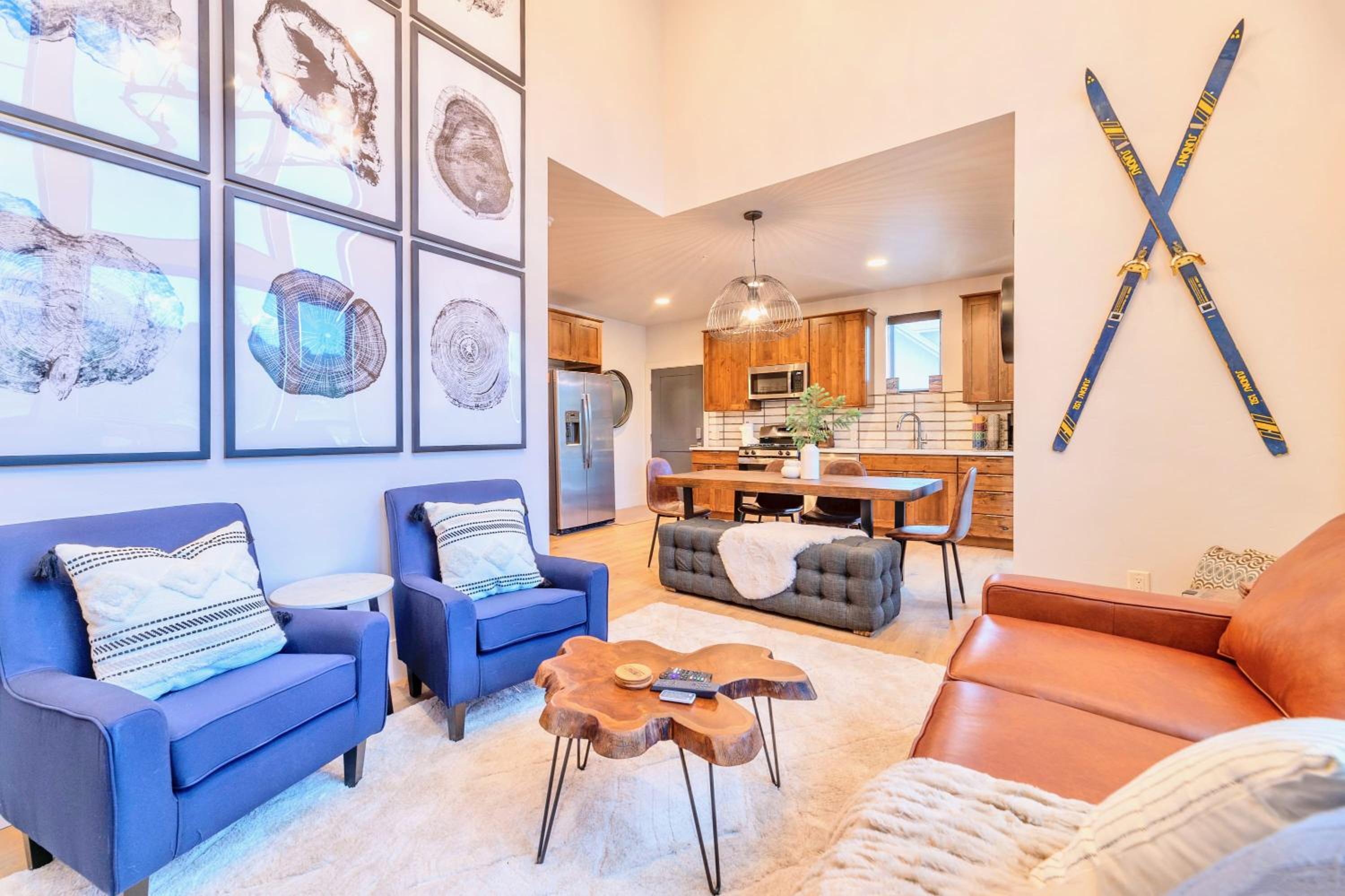 Luxury Mountain Winter Getaway w Picturesque Views