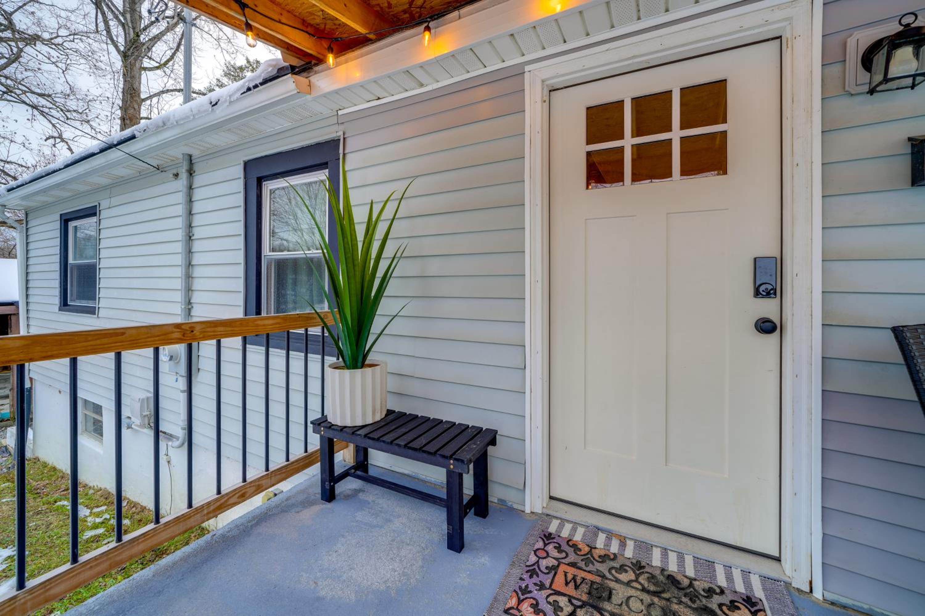 Walk to Dtwn Fayetteville Family Home with Fire Pit