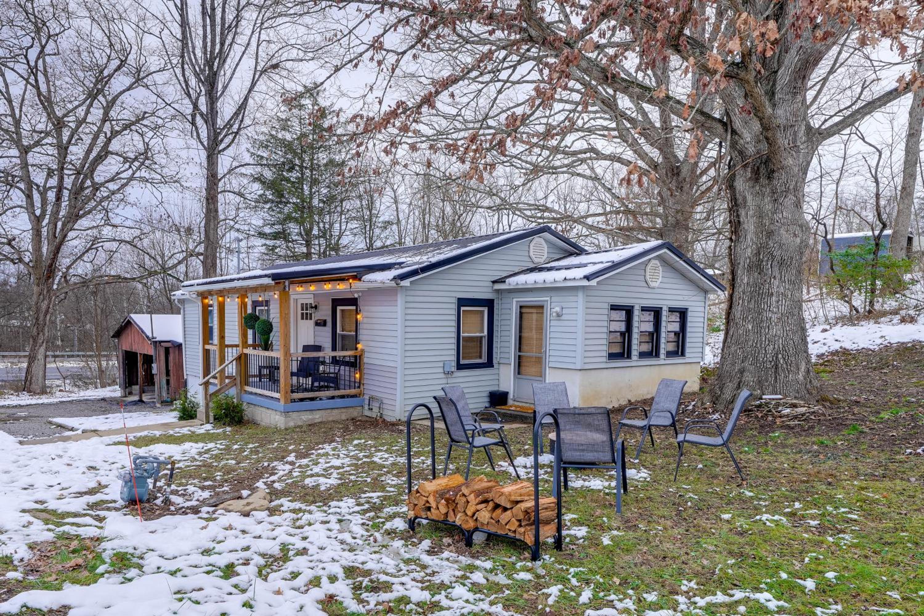 Walk to Dtwn Fayetteville Family Home with Fire Pit