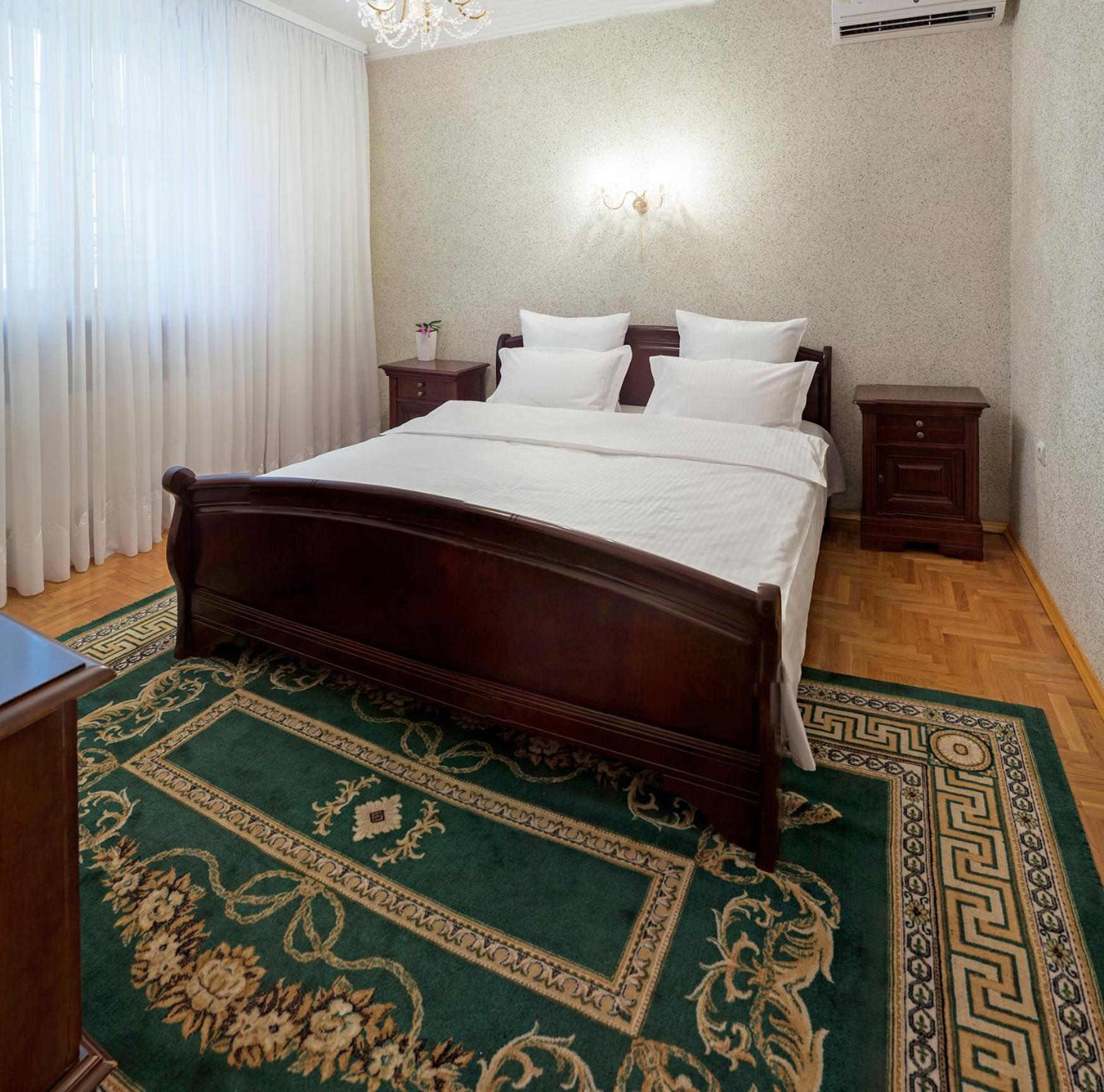 Villa Romantica on Vlaicu-Pircalab view 3