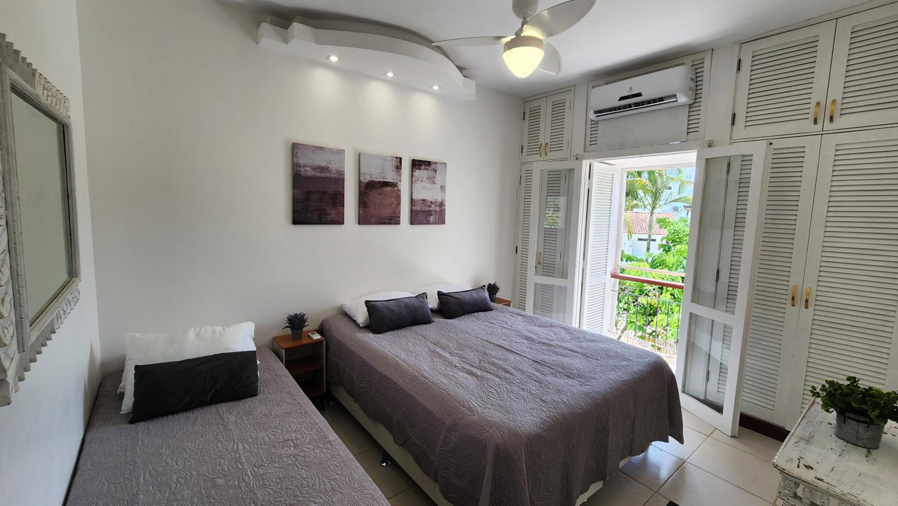 Duplex com Hidro em Condomínio Luxo com 3 Praias