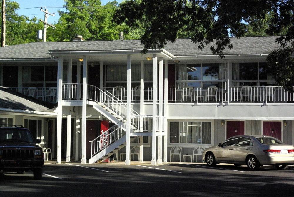 Grand Traverse Motel