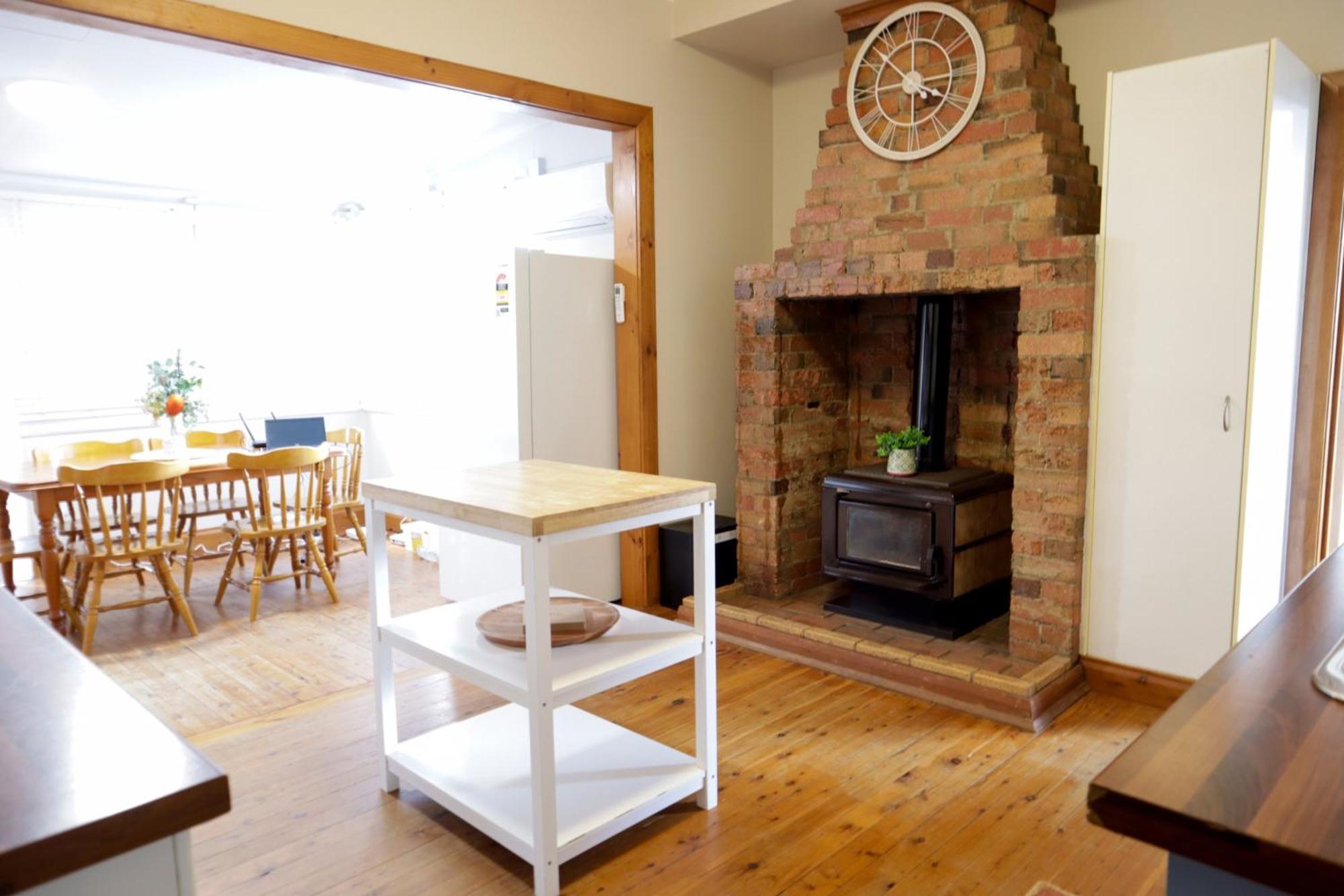 Spacious 3-Bed Home in Central Tenterfield