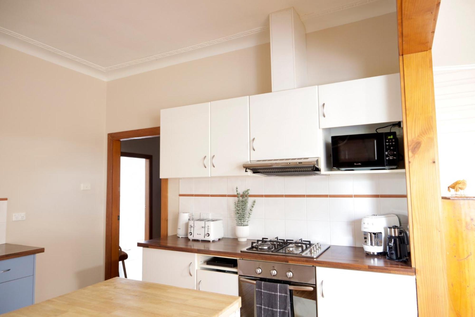 Spacious 3-Bed Home in Central Tenterfield