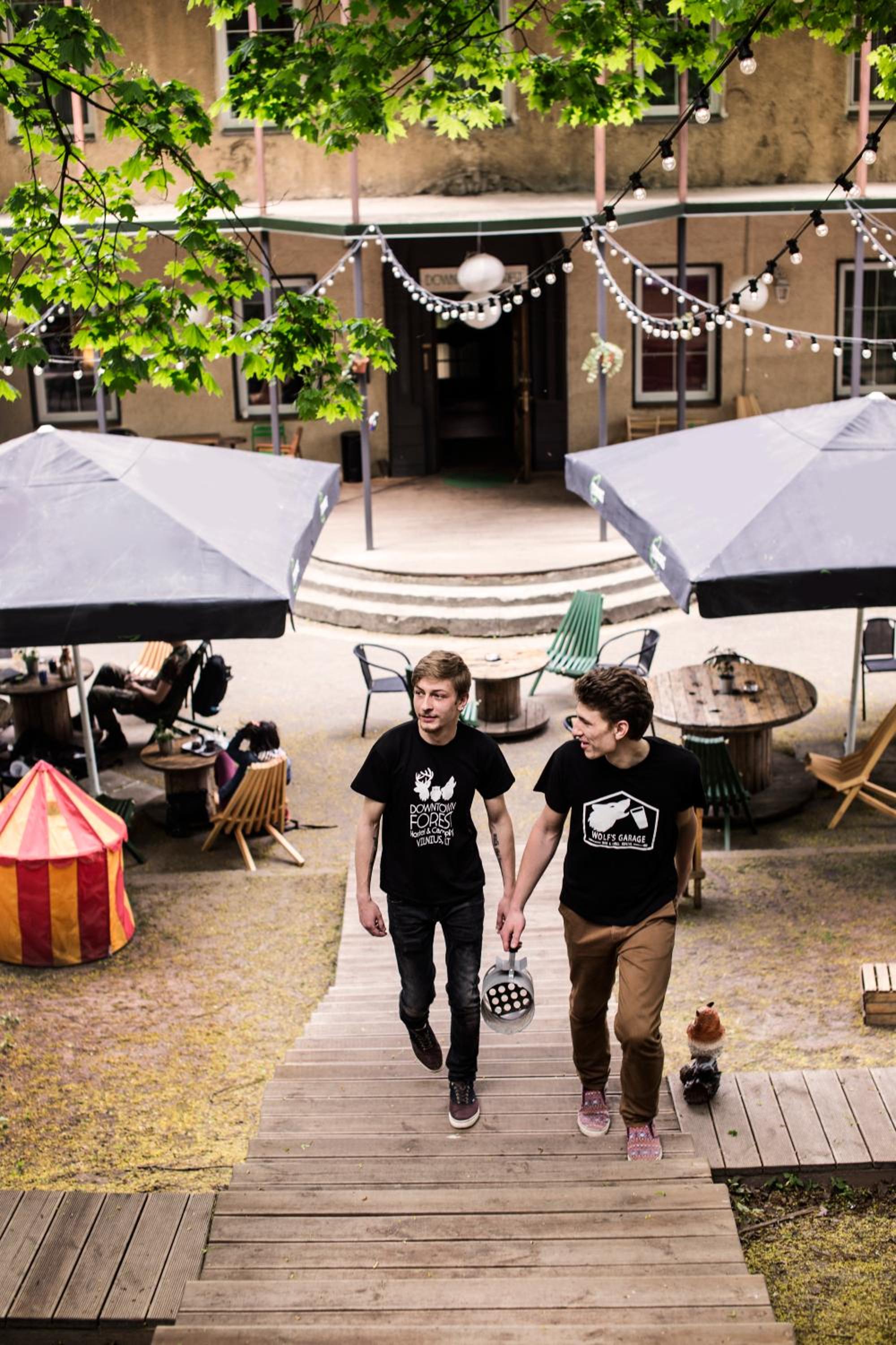 Downtown Forest Hostel & Camping