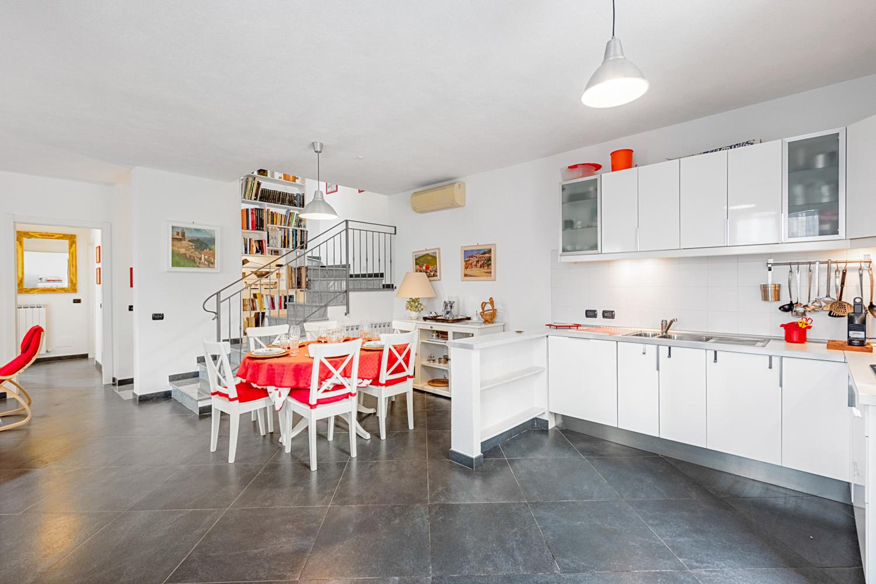 Moneglia Villa in A Quiet Place - Happy Rentals