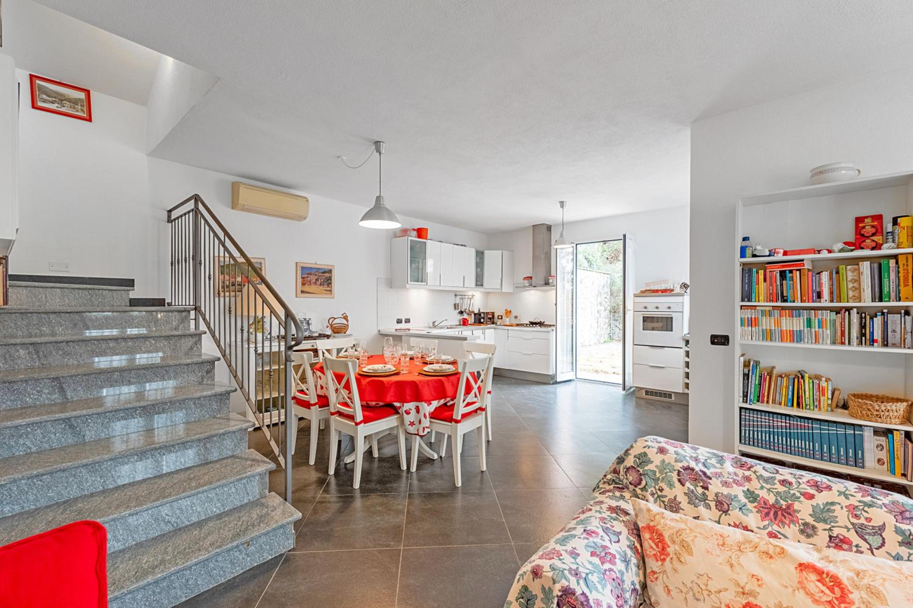 Moneglia Villa in A Quiet Place - Happy Rentals