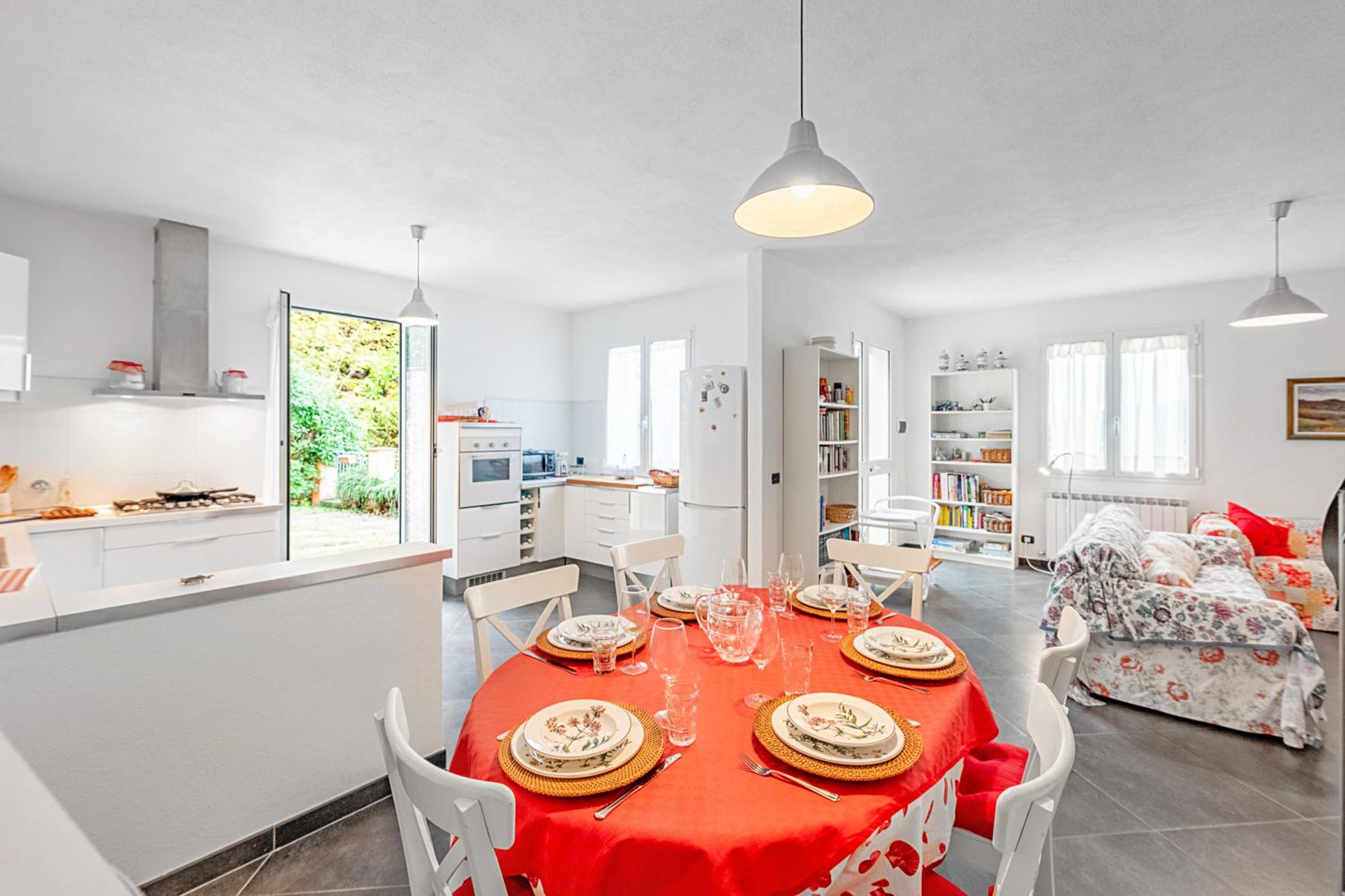 Moneglia Villa in A Quiet Place - Happy Rentals