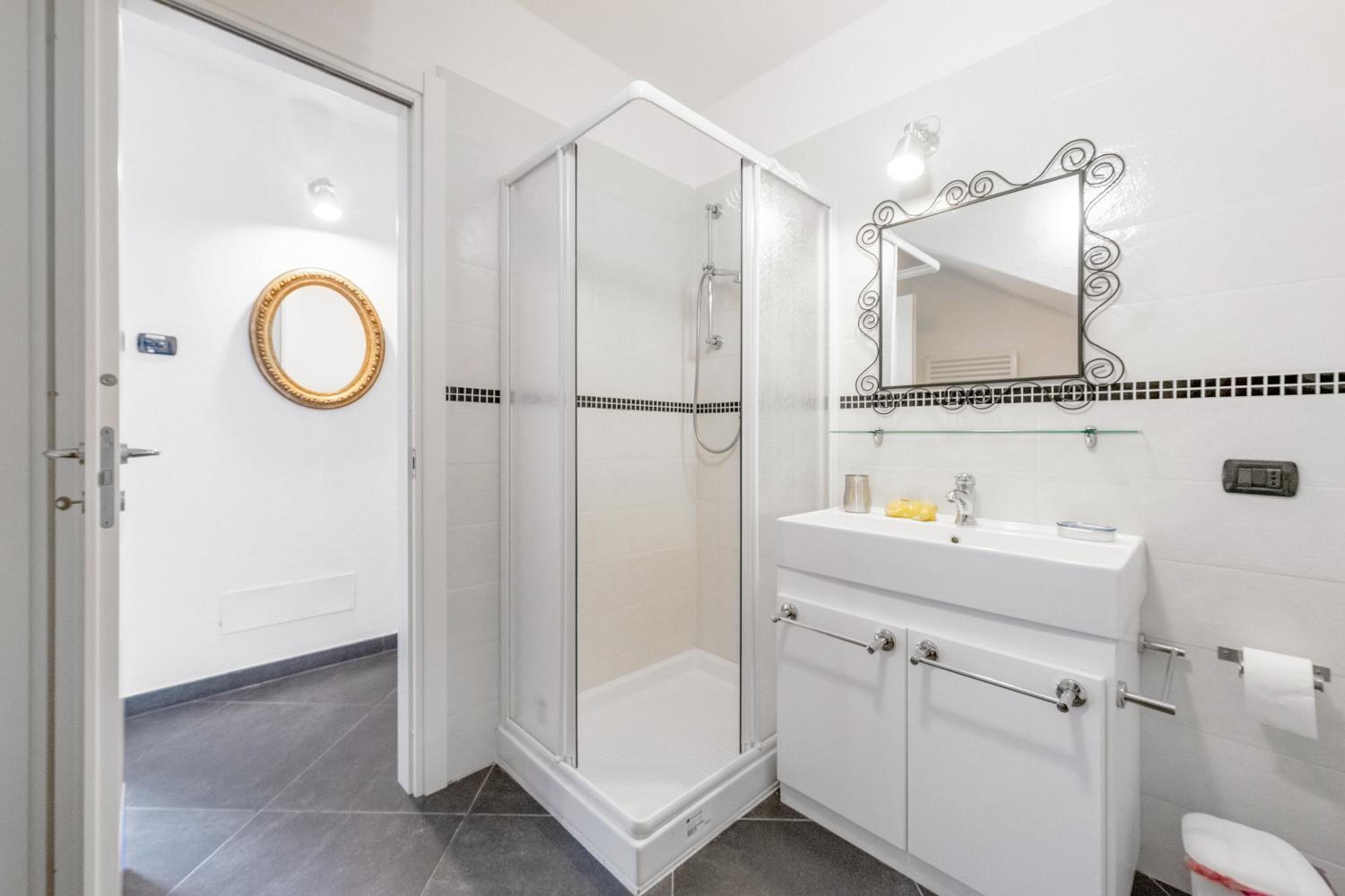 Moneglia Villa in A Quiet Place - Happy Rentals