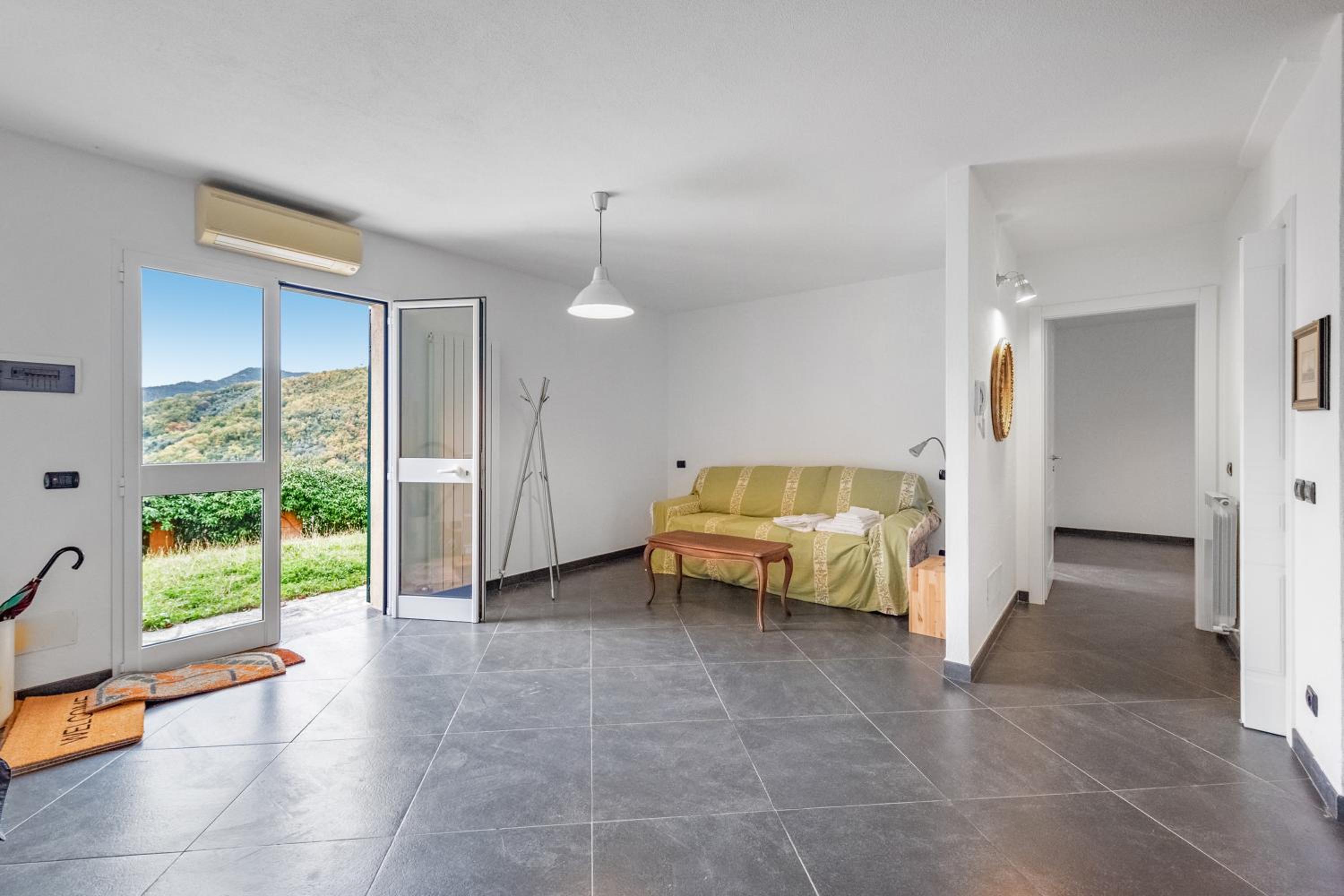 Moneglia Villa in A Quiet Place - Happy Rentals