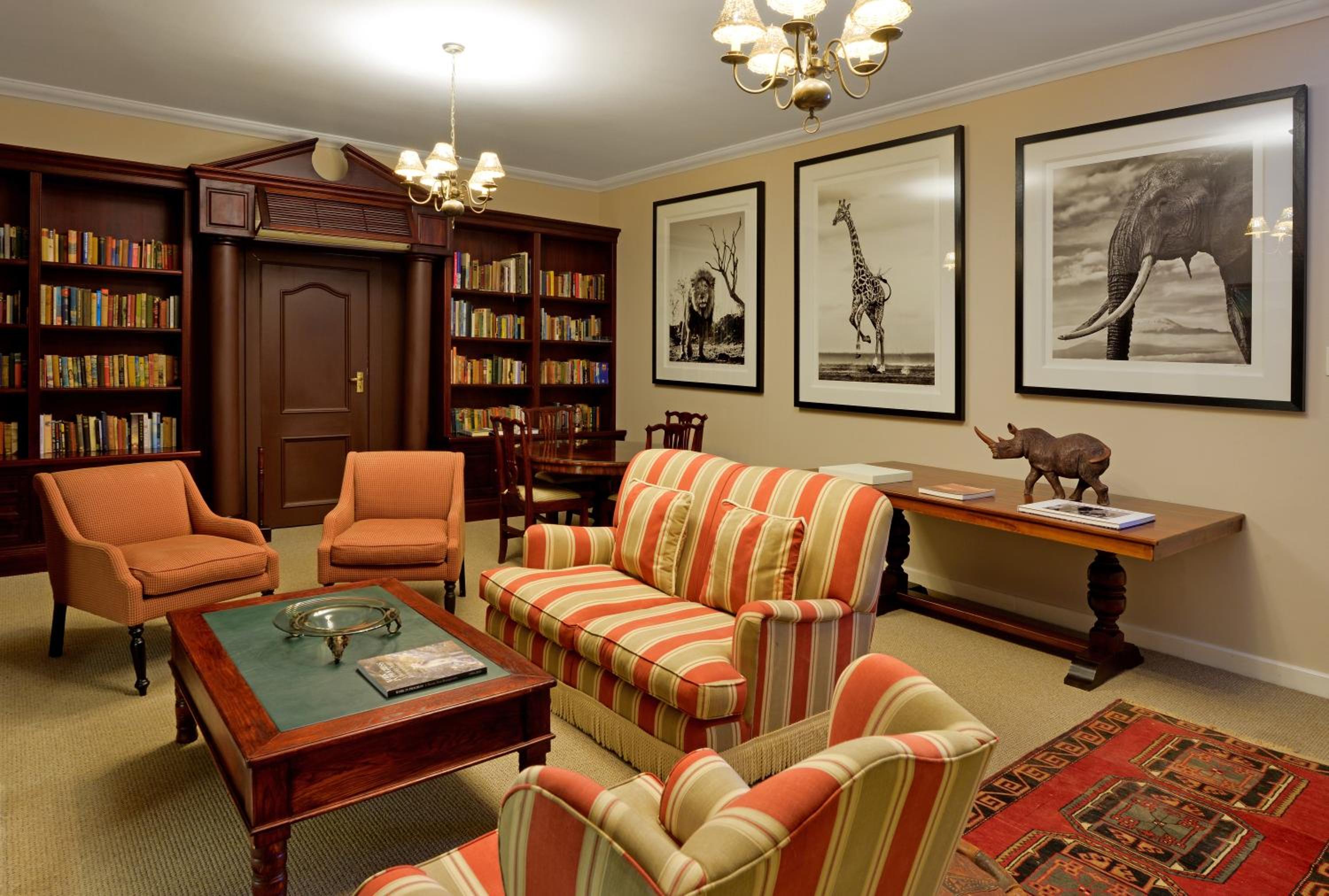 Founders Lodge by Mantis