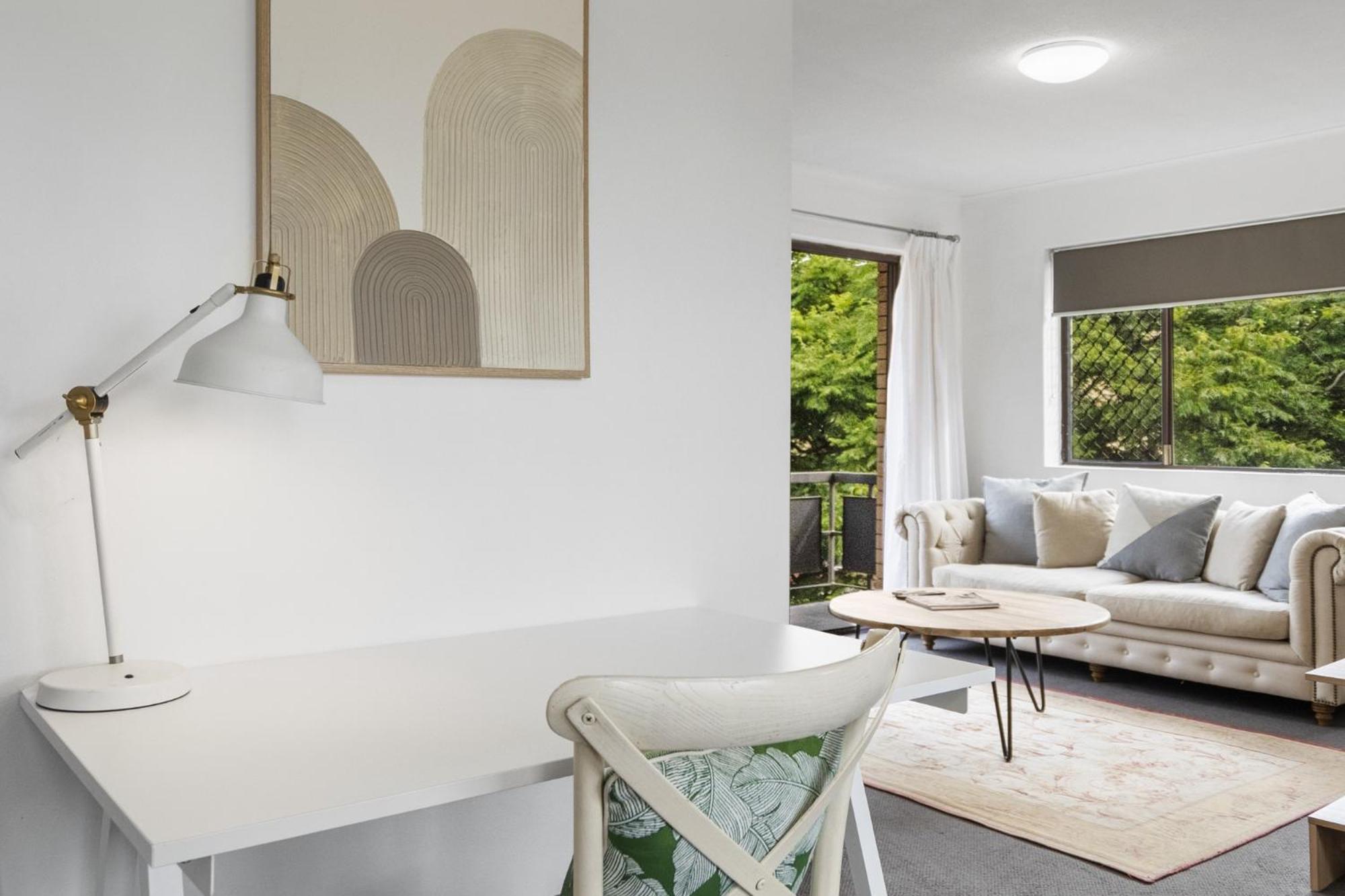 Spacious New Farm Stay with Balcony and Secure Parking