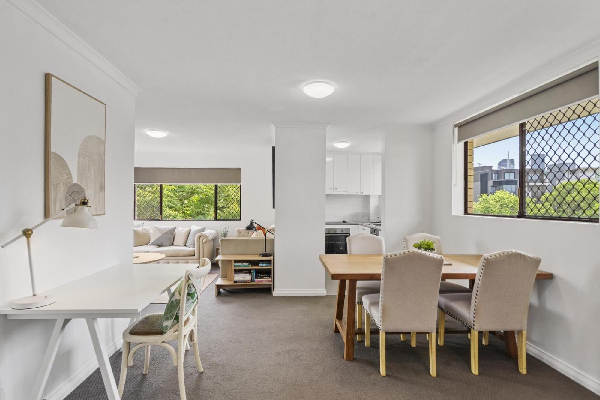 Spacious New Farm Stay with Balcony and Secure Parking
