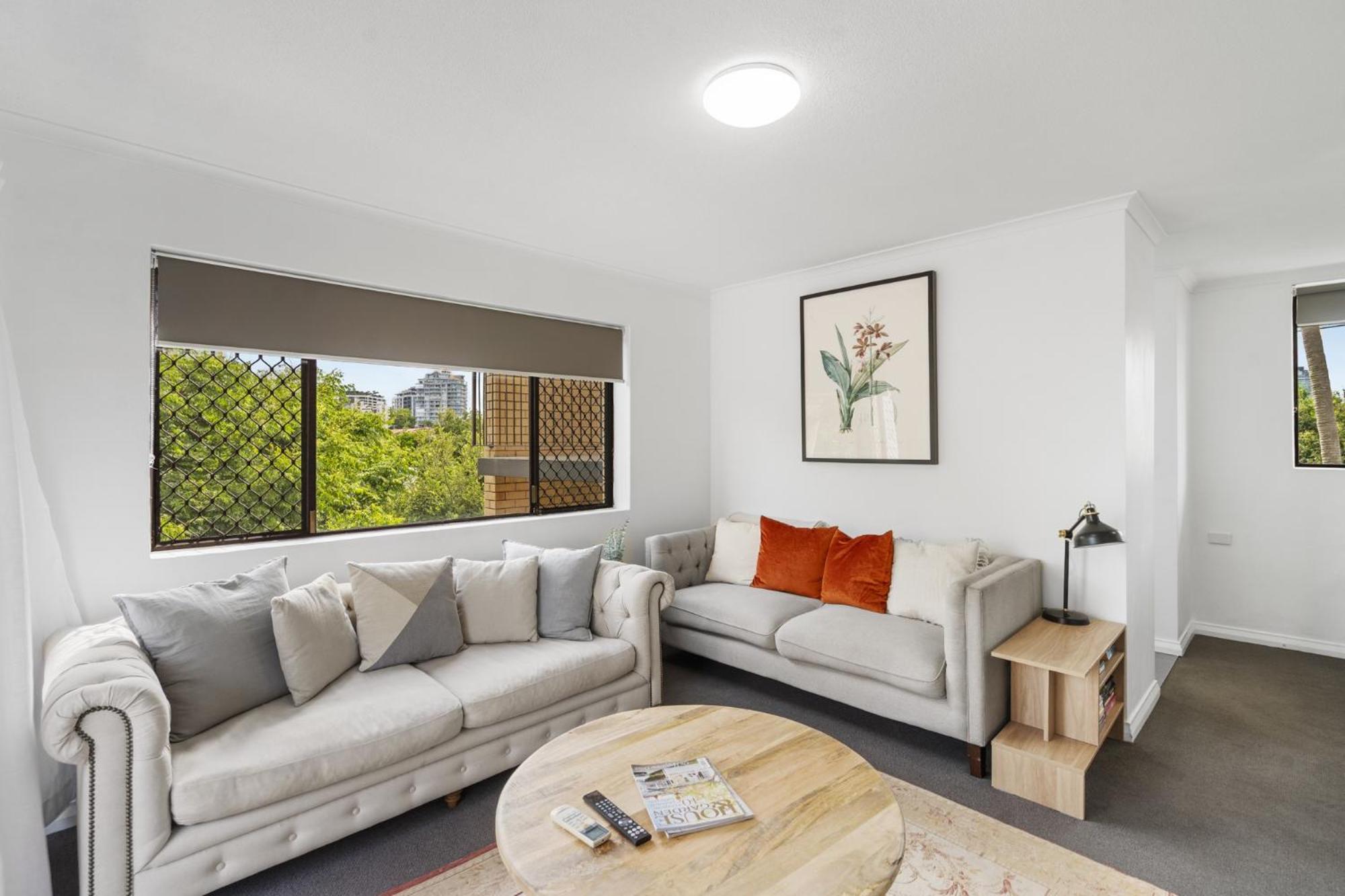 Spacious New Farm Stay with Balcony and Secure Parking
