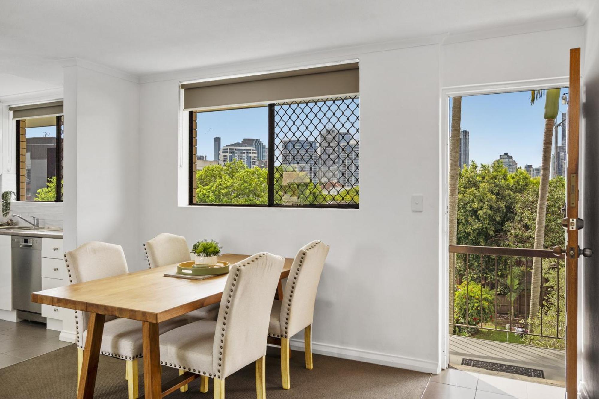 Spacious New Farm Stay with Balcony and Secure Parking