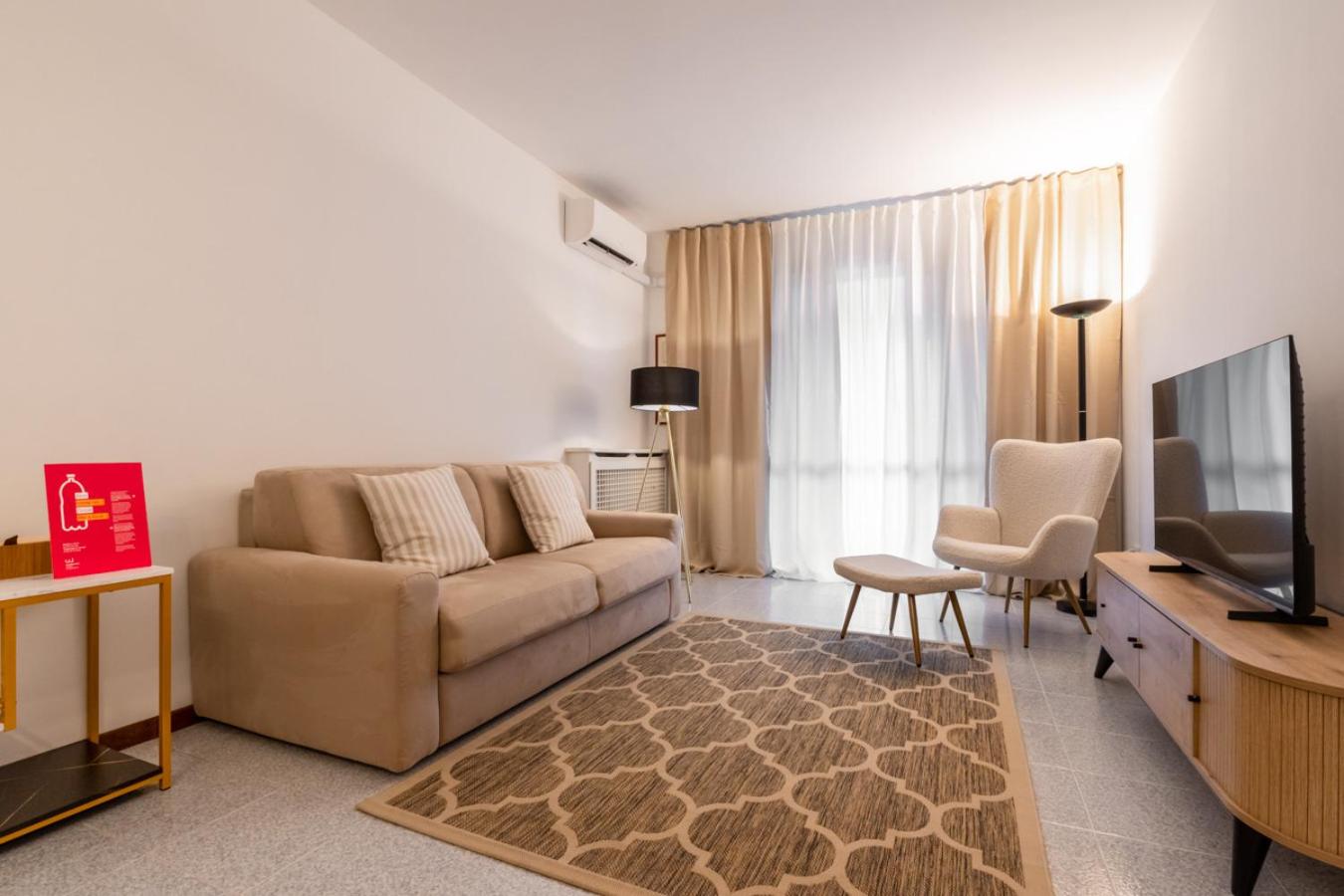 Artemisia B2-12 by Wonderful Italy
