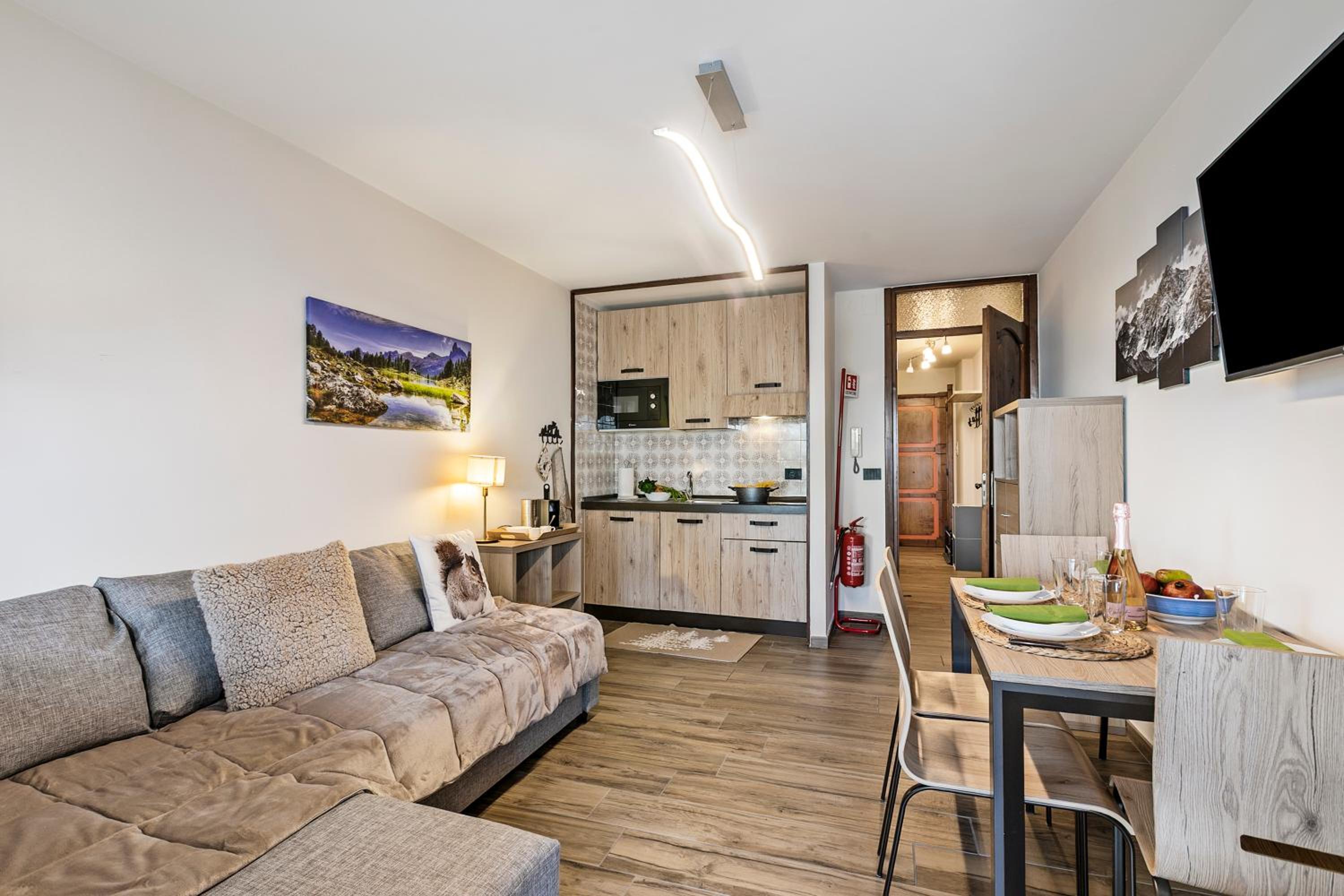 Prestige Eleven In The Center Of Town - Happy Rentals