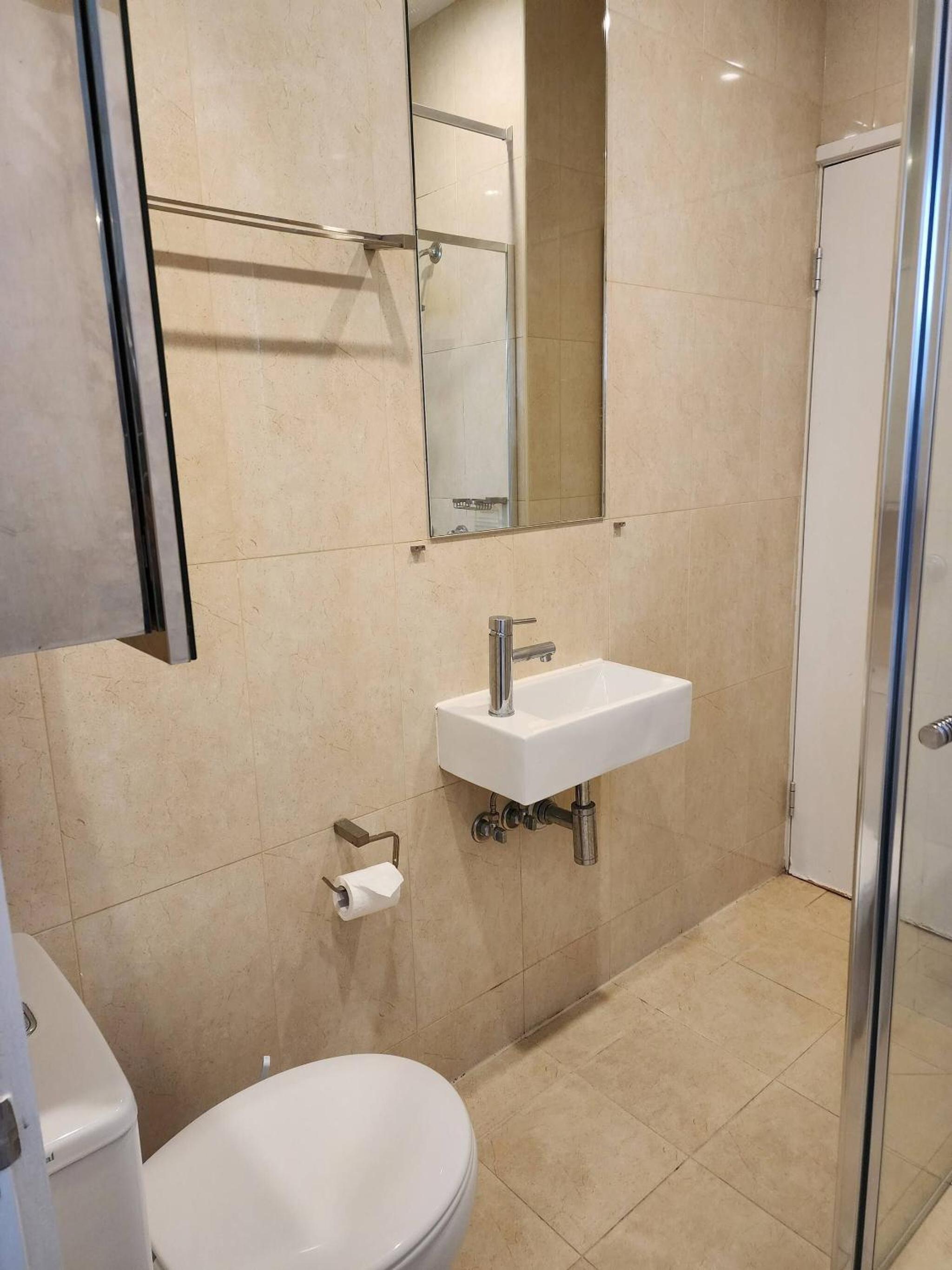 Edtrack APT - near Crown Casino
