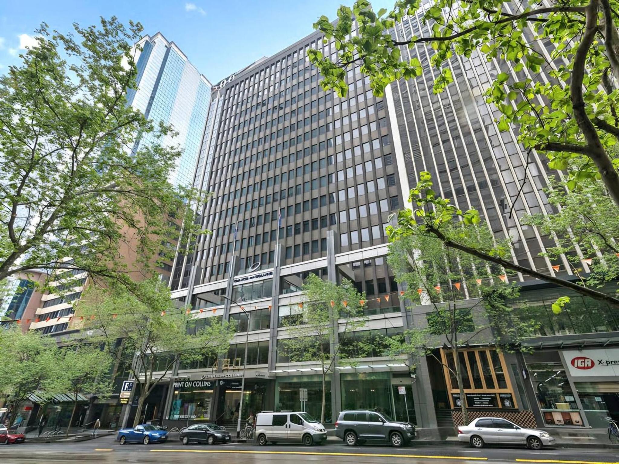 Edtrack APT - near Crown Casino