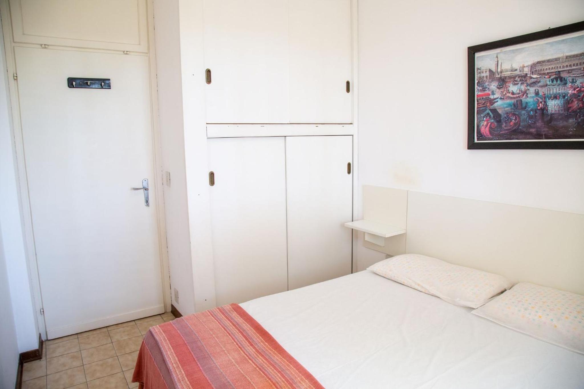 Spacious first-floor flat near the beach