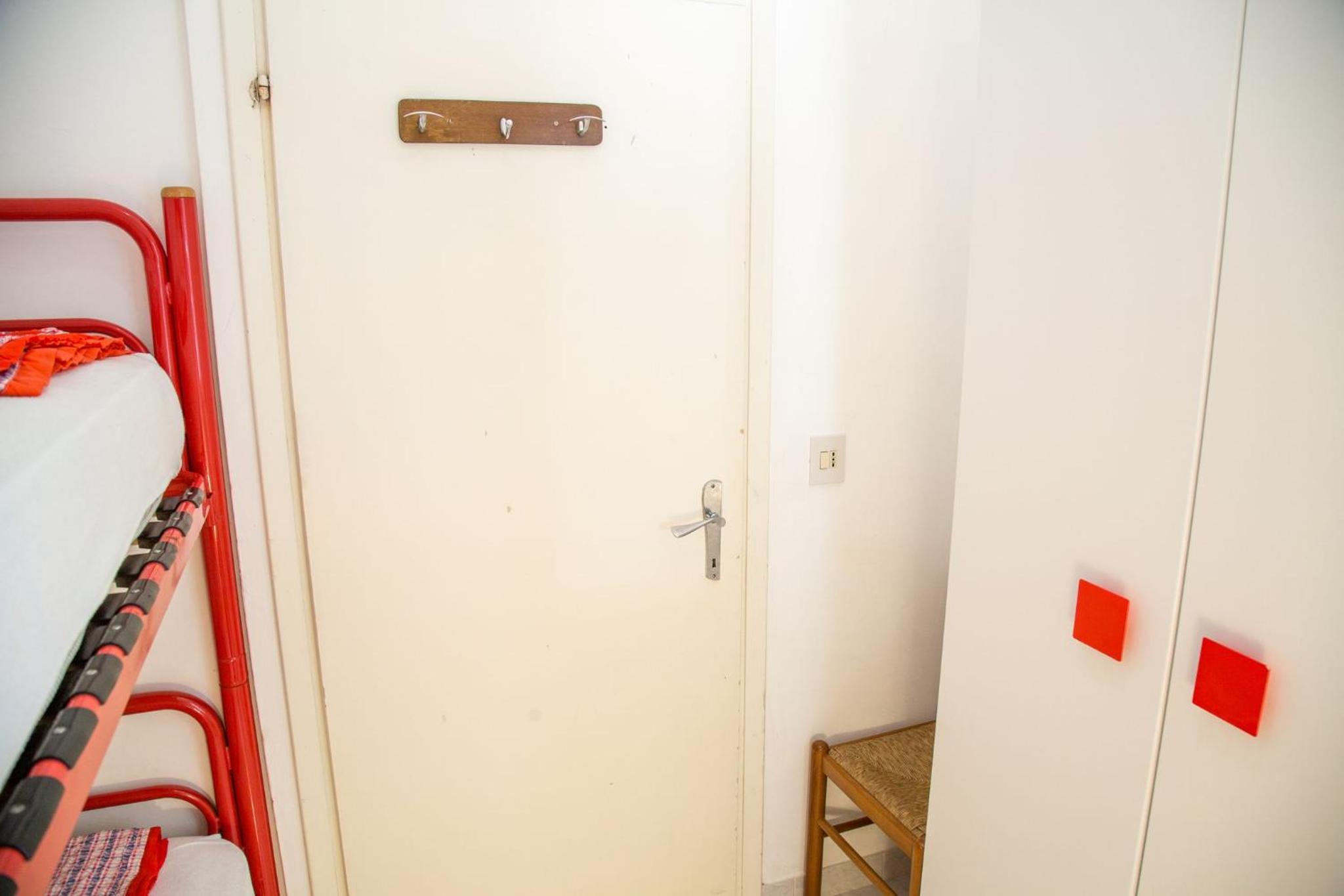 Spacious first-floor flat near the beach