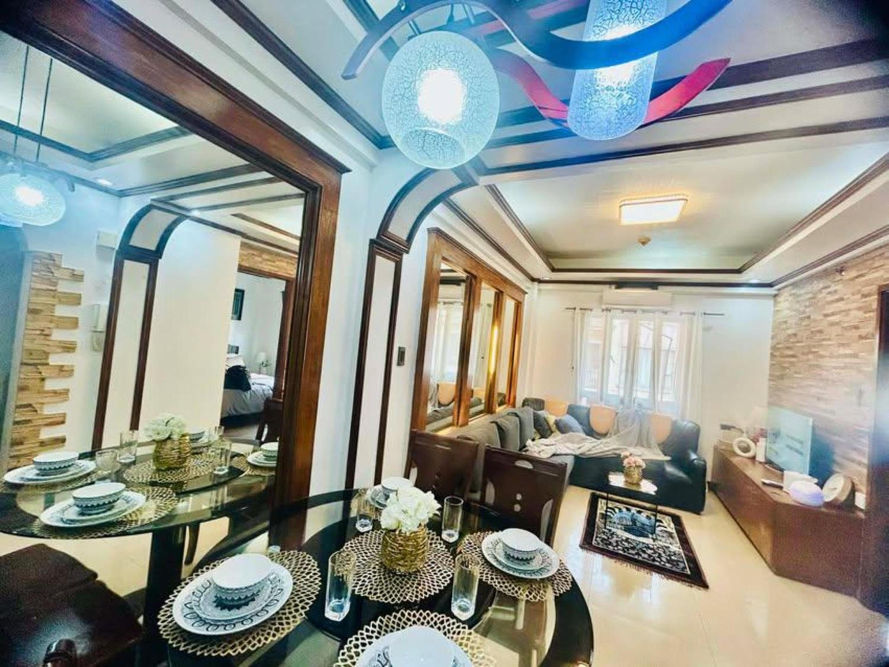 City Condo Perfect for Family & Friends