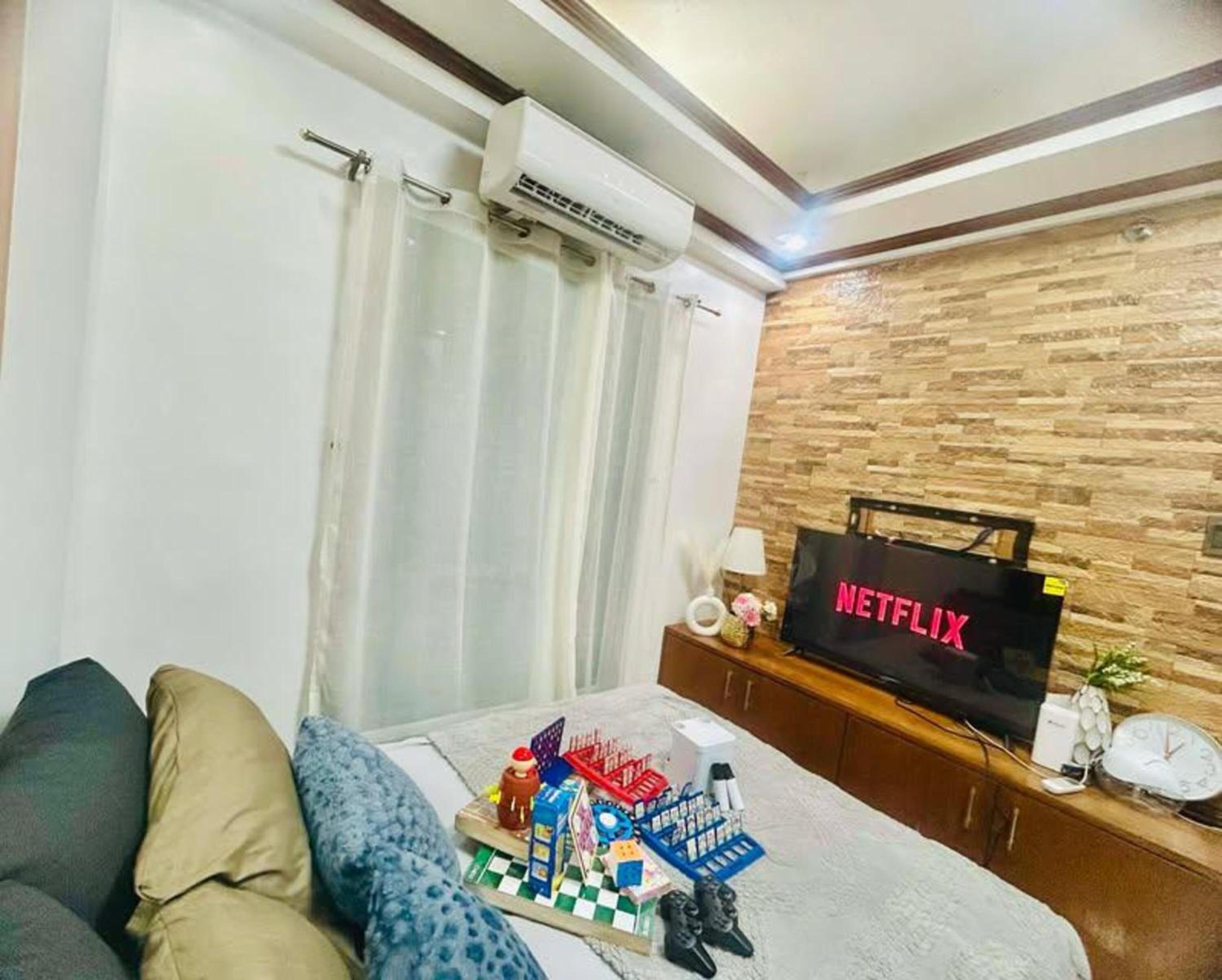 City Condo Perfect for Family & Friends