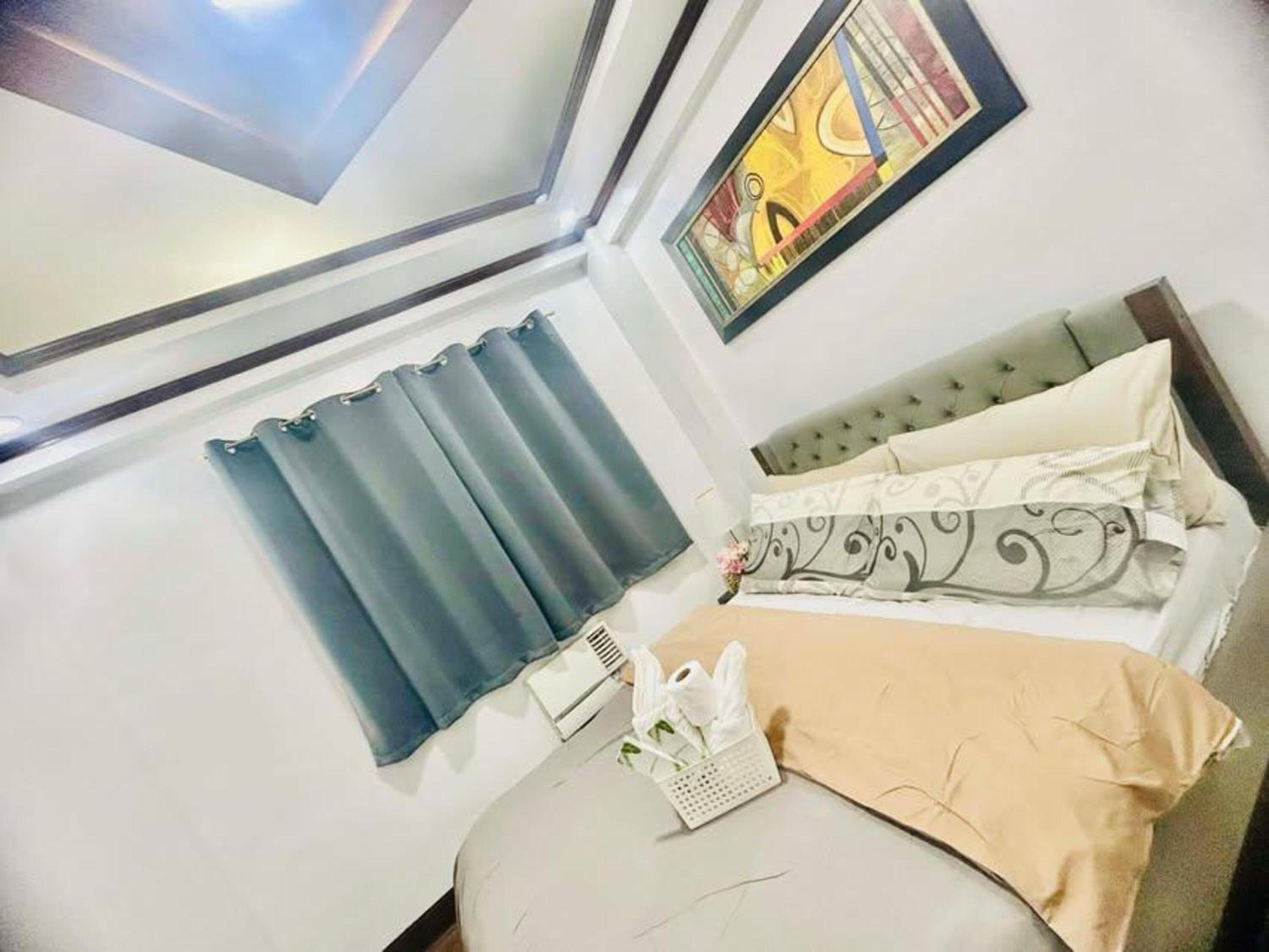 City Condo Perfect for Family & Friends