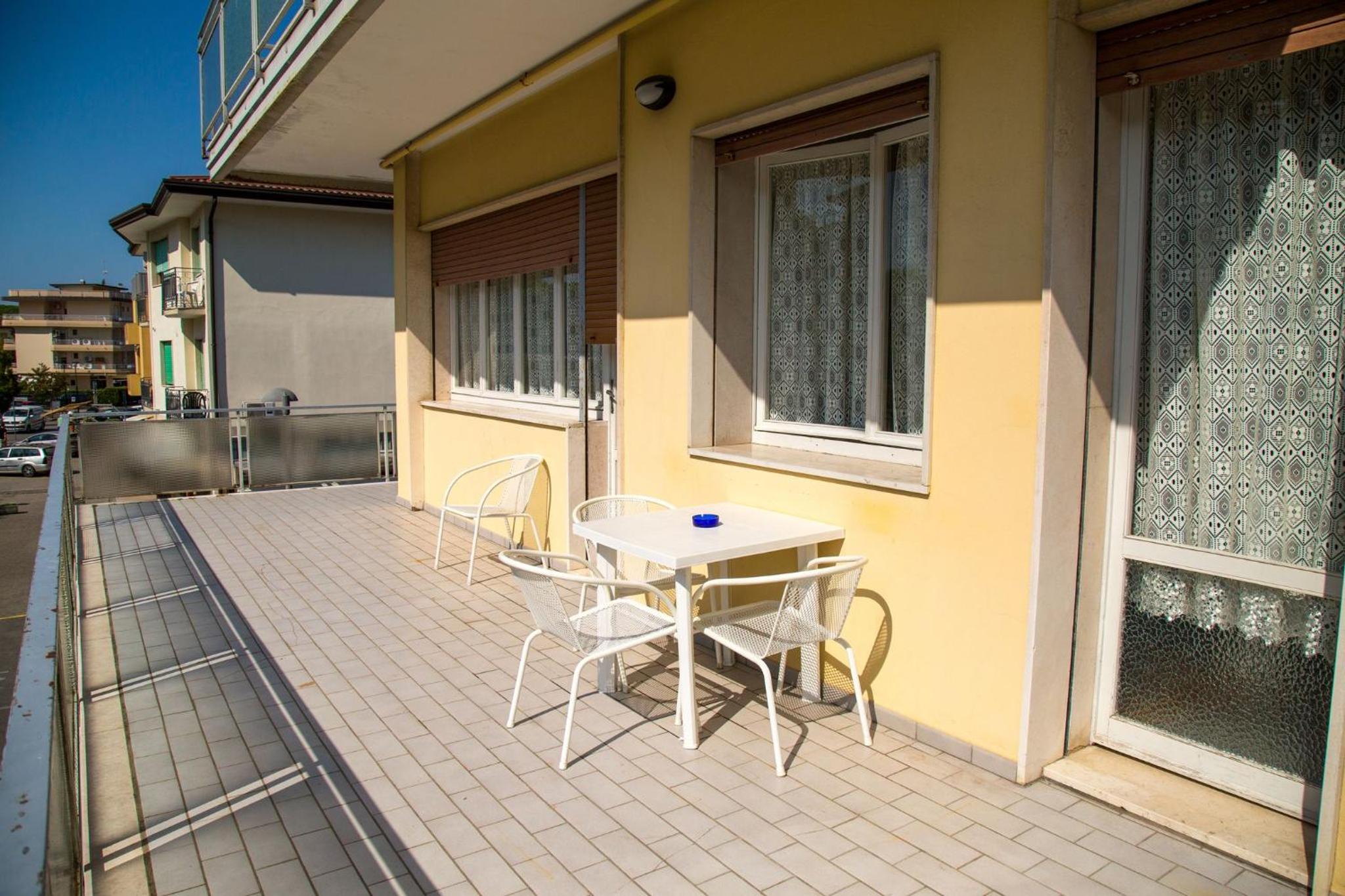 Central apartment at 250mt from the sea