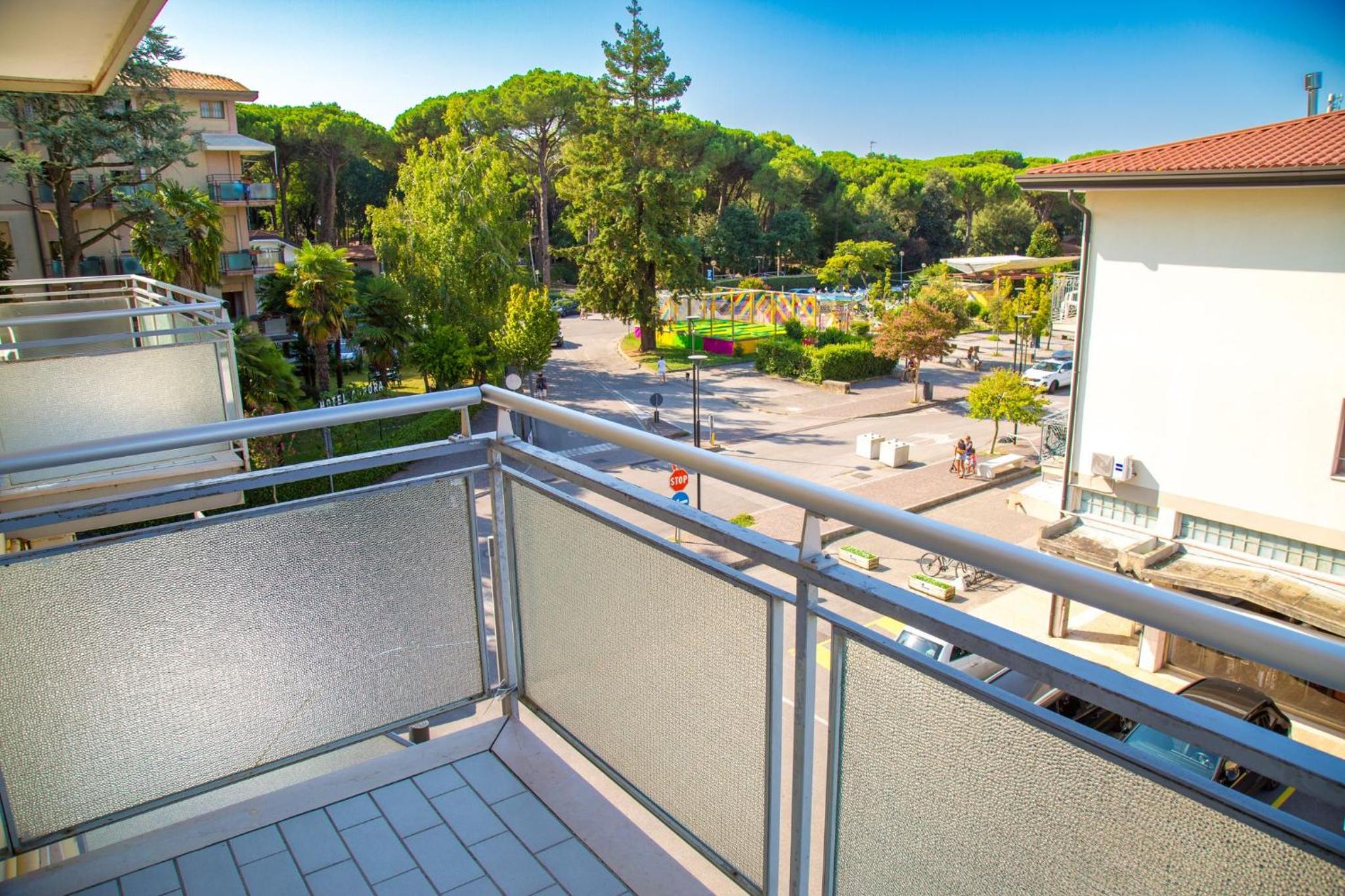 Two triple bedroom flat near the beach in Eraclea