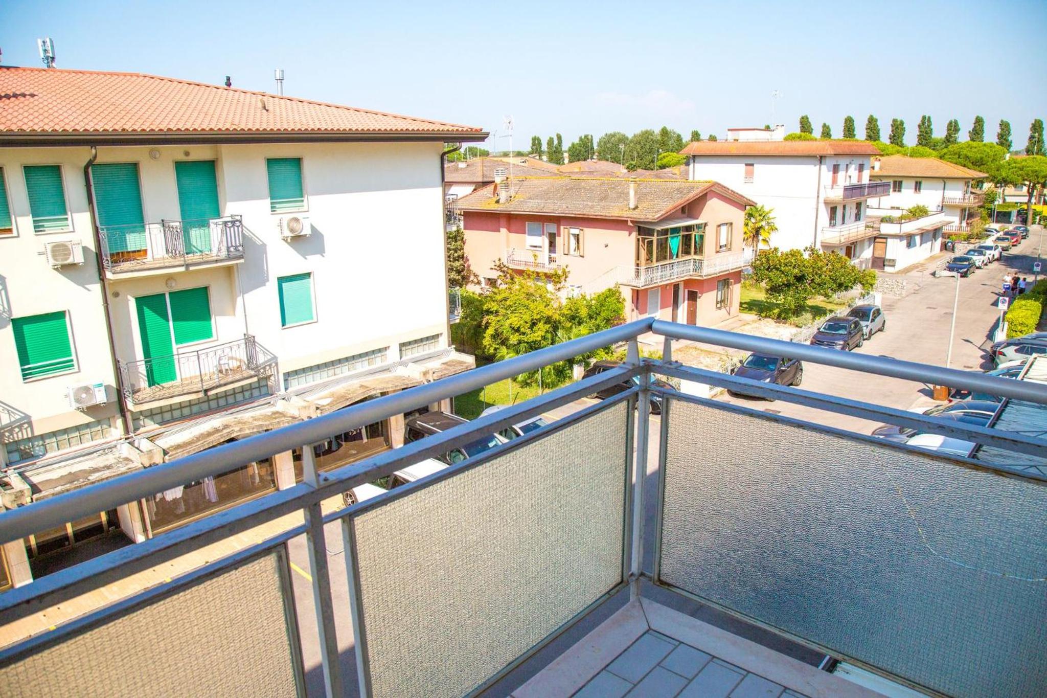 Two triple bedroom flat near the beach in Eraclea