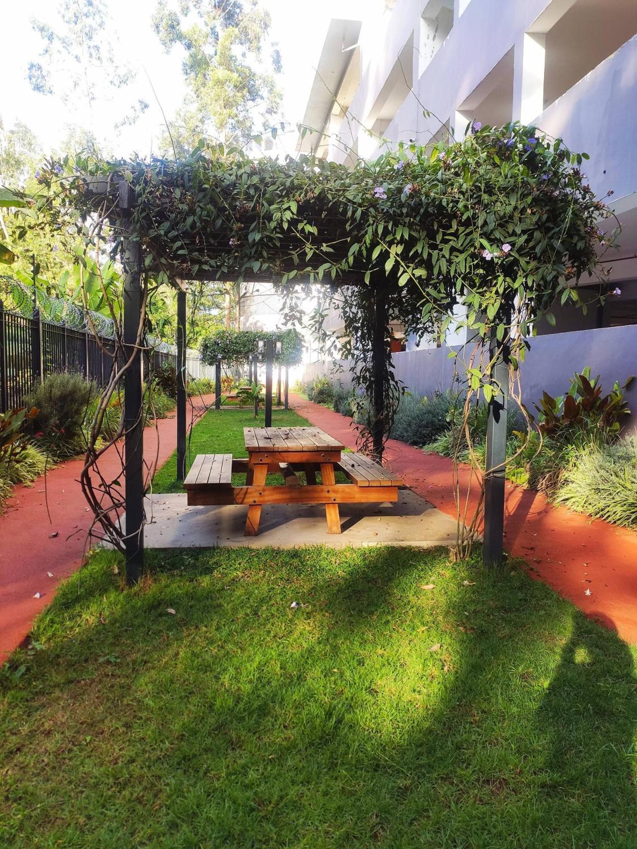 ishi Nairobi Modern Business Apartment