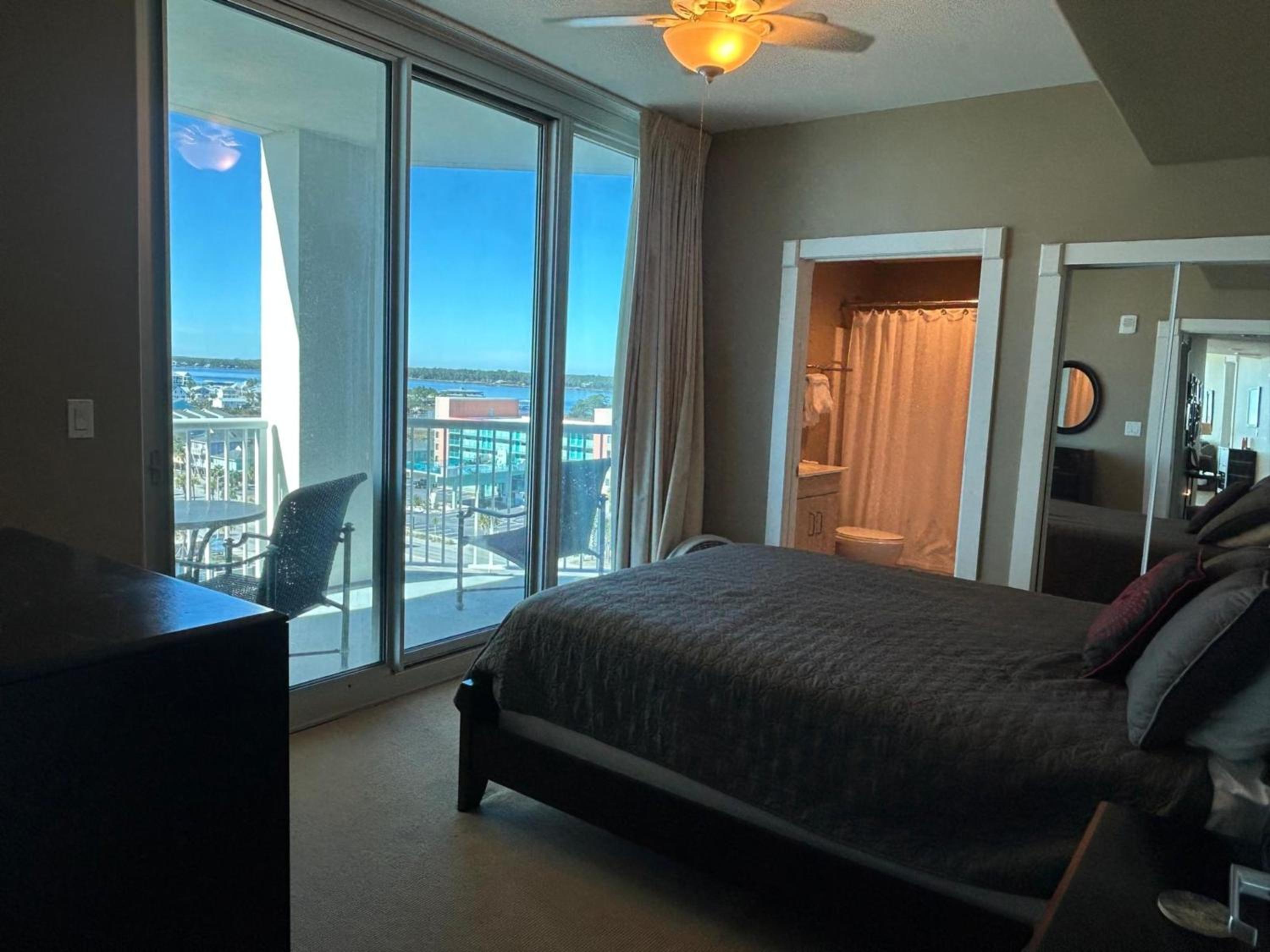 Island Tower 903