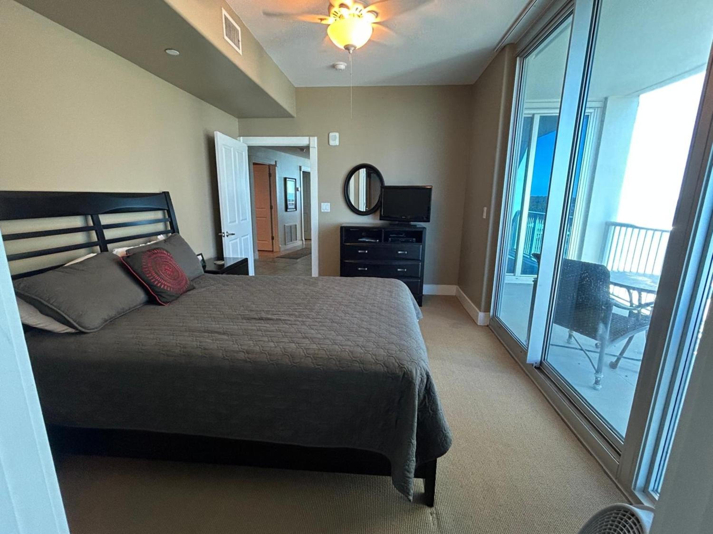 Island Tower 903