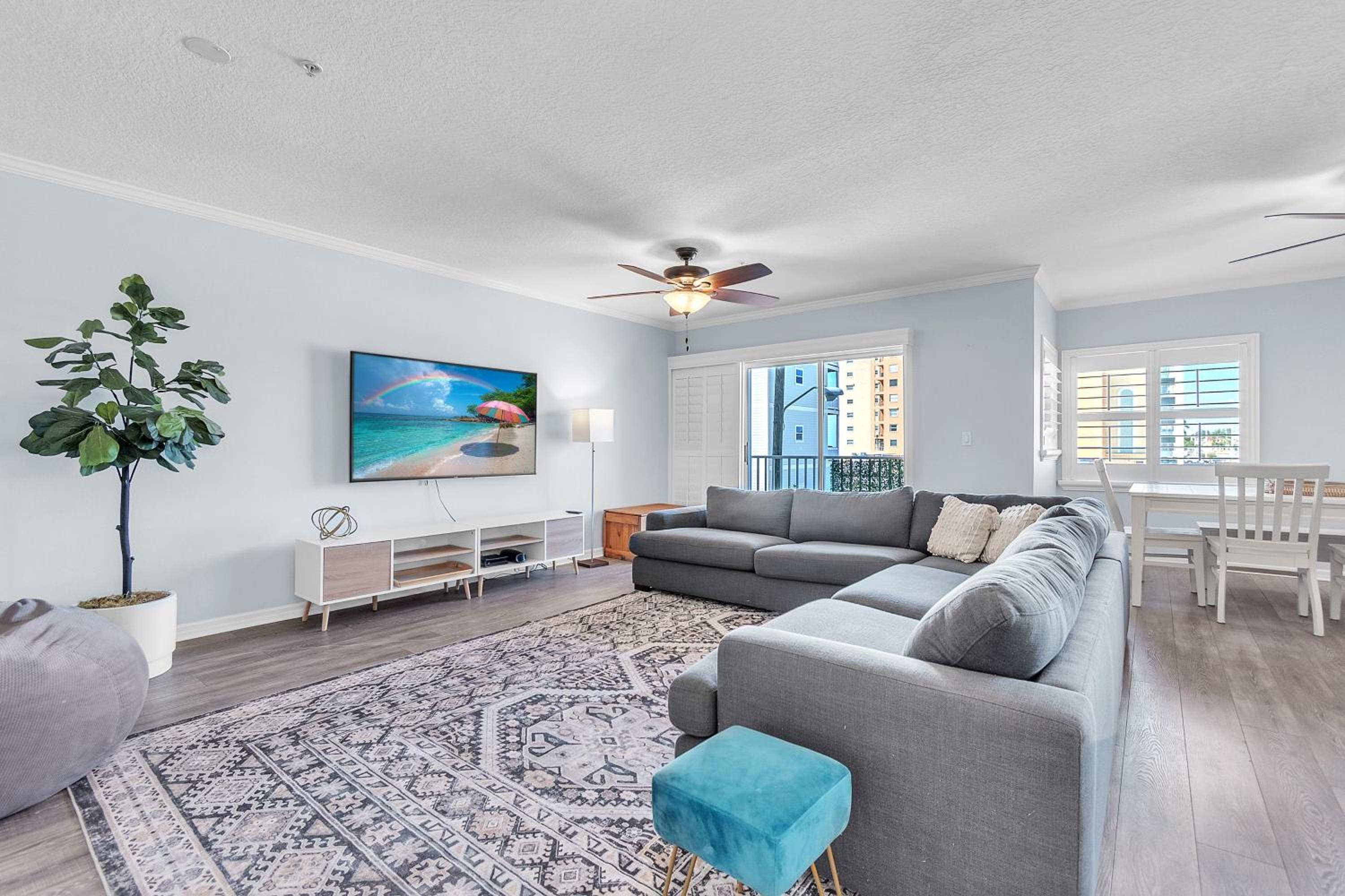 El Mar Townhome - Unit D