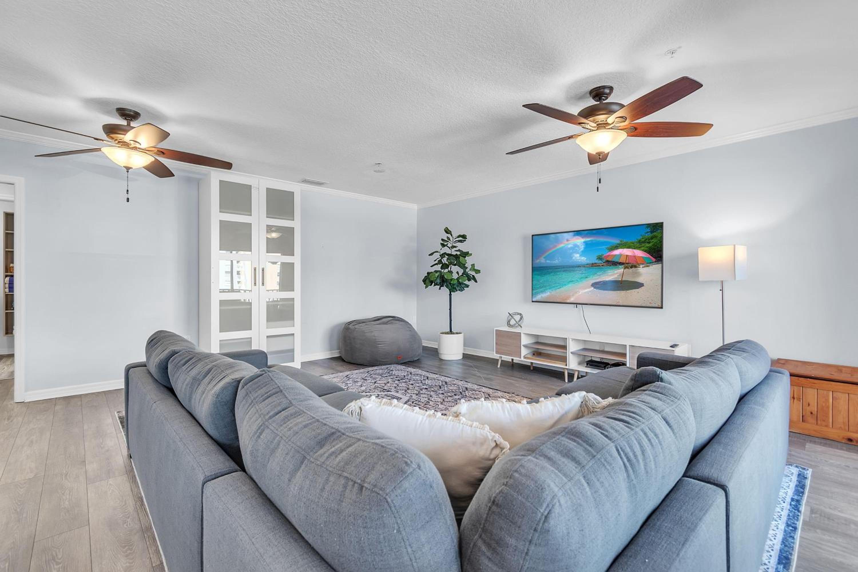 El Mar Townhome - Unit D