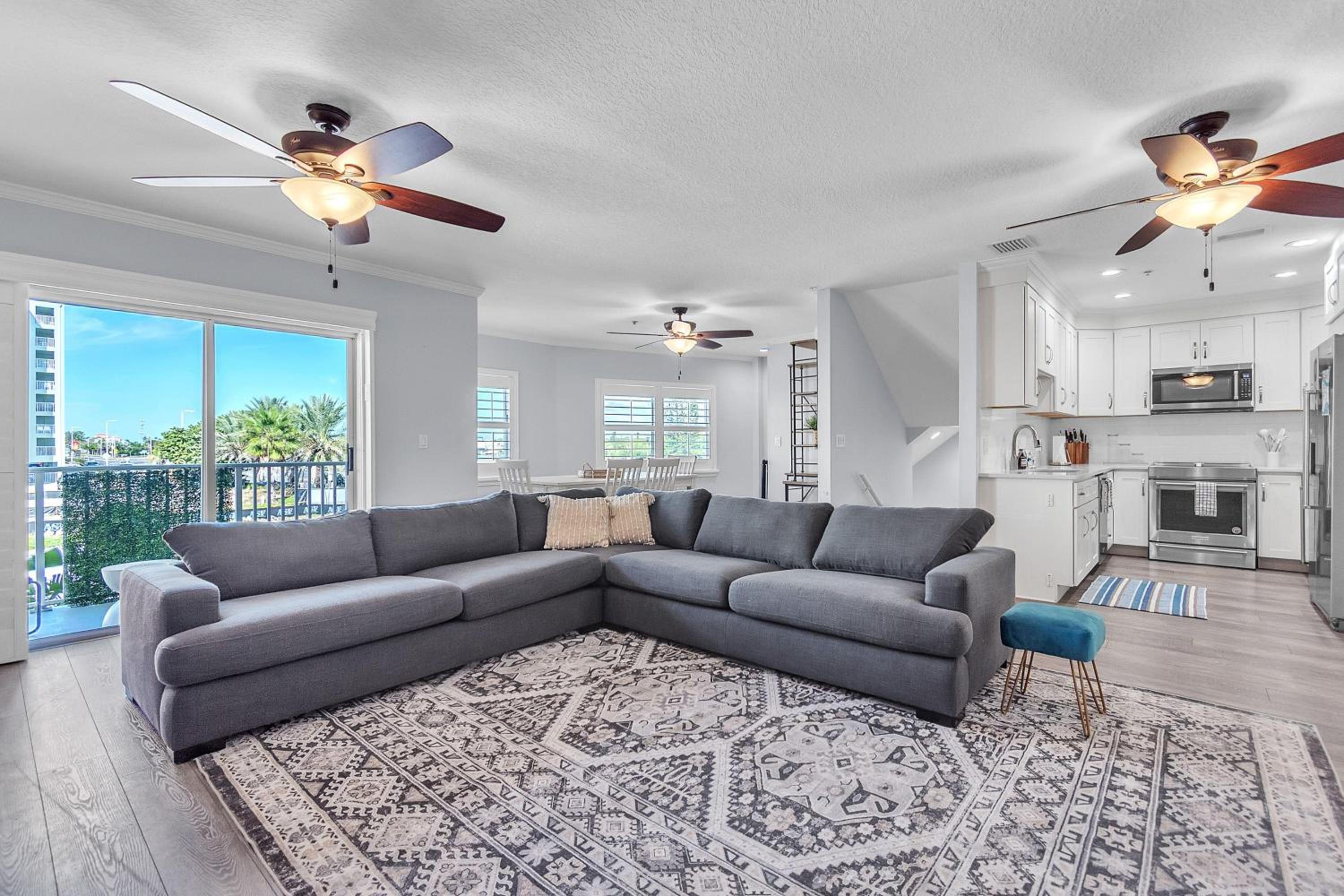 El Mar Townhome - Unit D