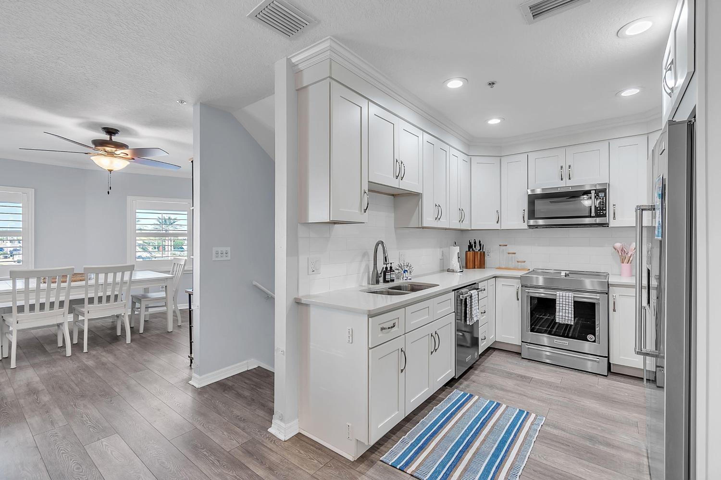 El Mar Townhome - Unit D