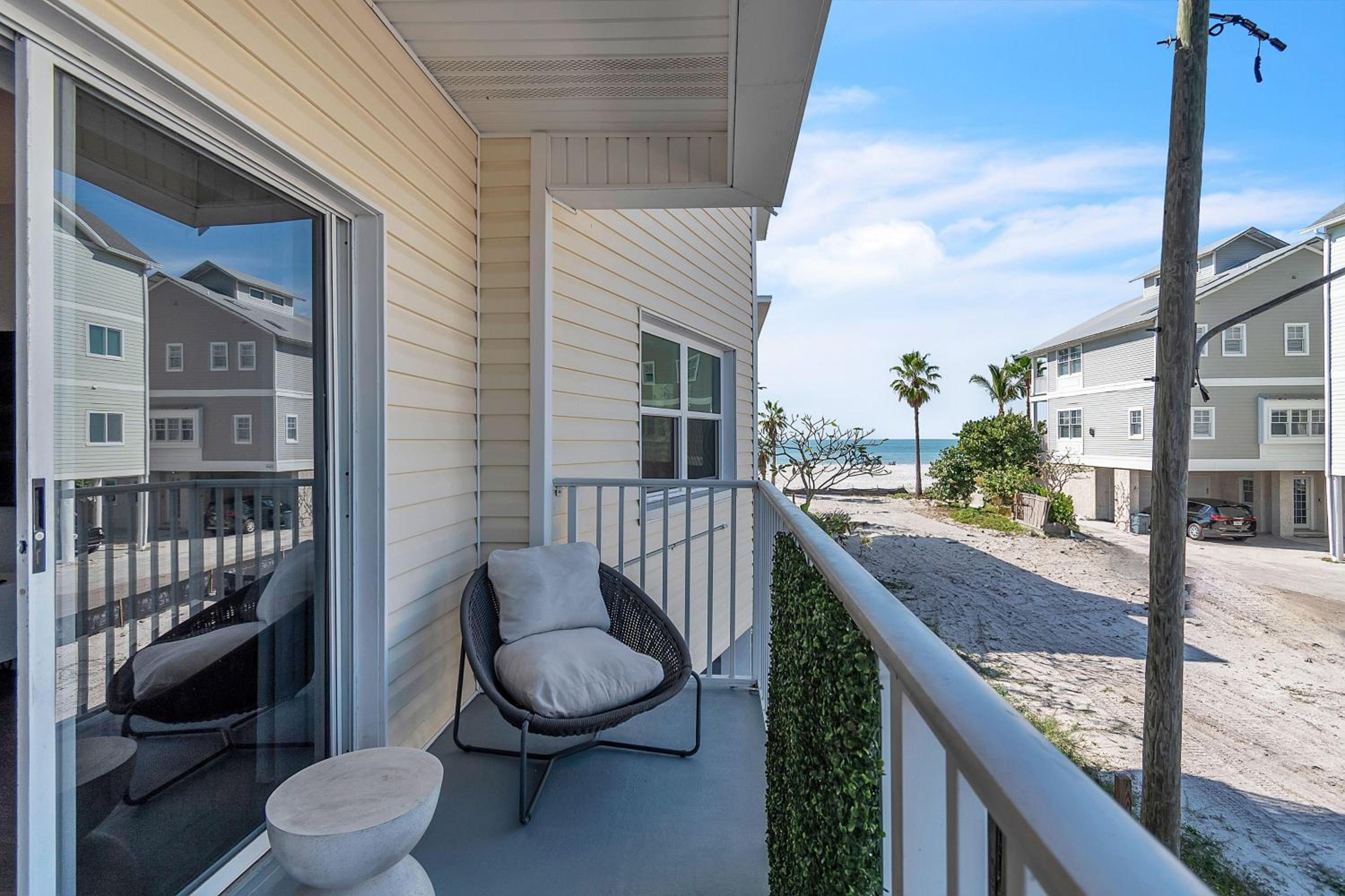 El Mar Townhome - Unit D