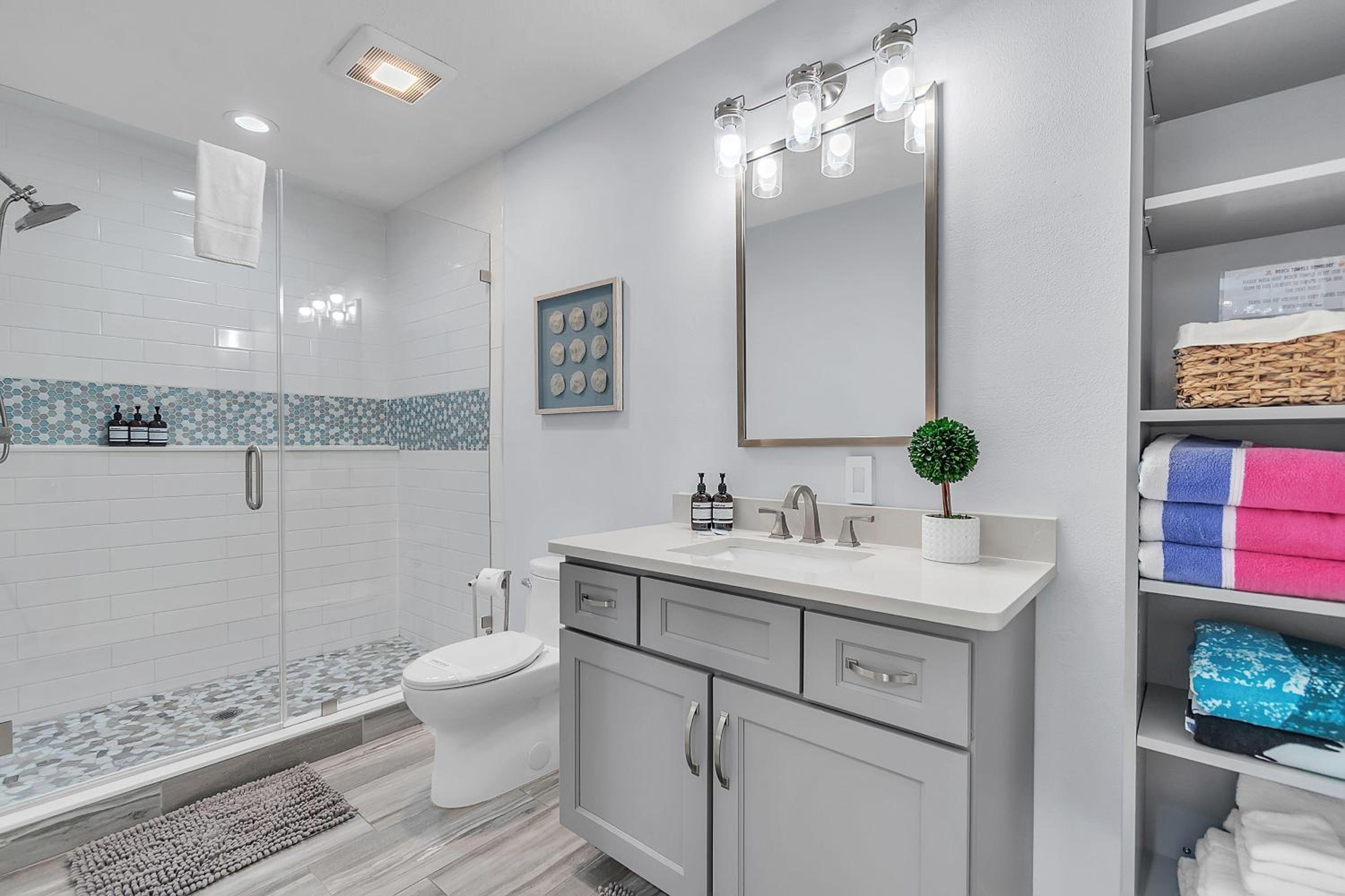 El Mar Townhome - Unit D