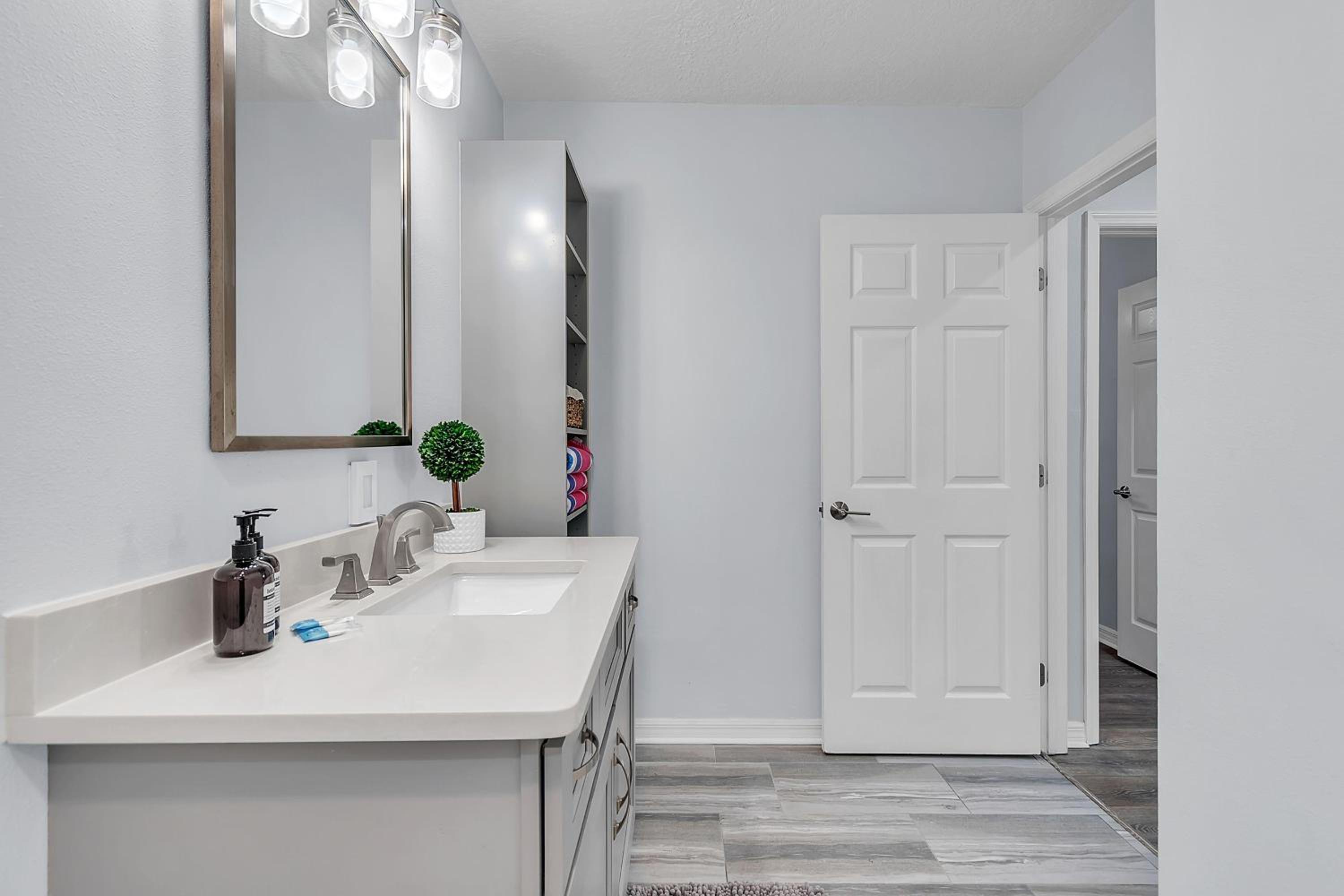 El Mar Townhome - Unit D