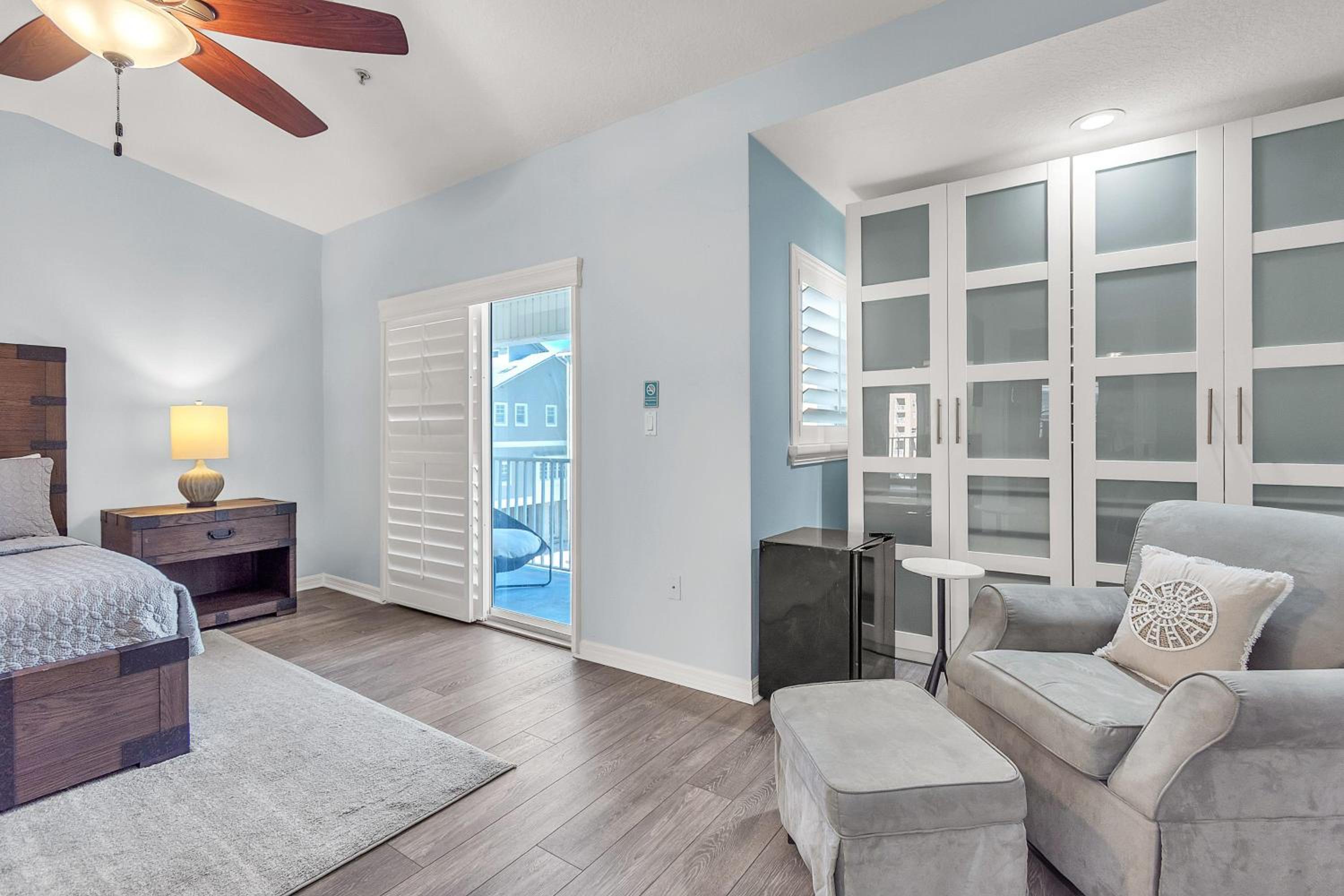 El Mar Townhome - Unit D