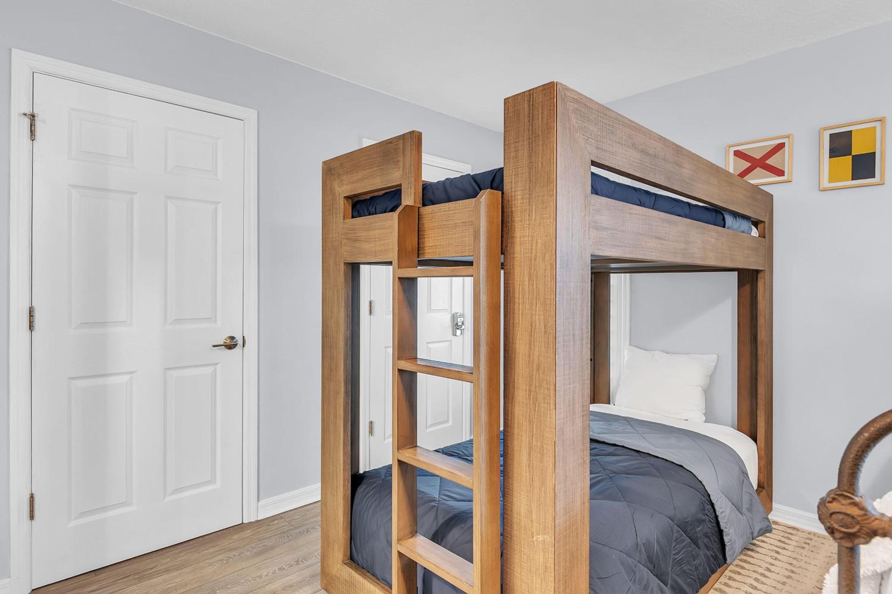 El Mar Townhome - Unit D