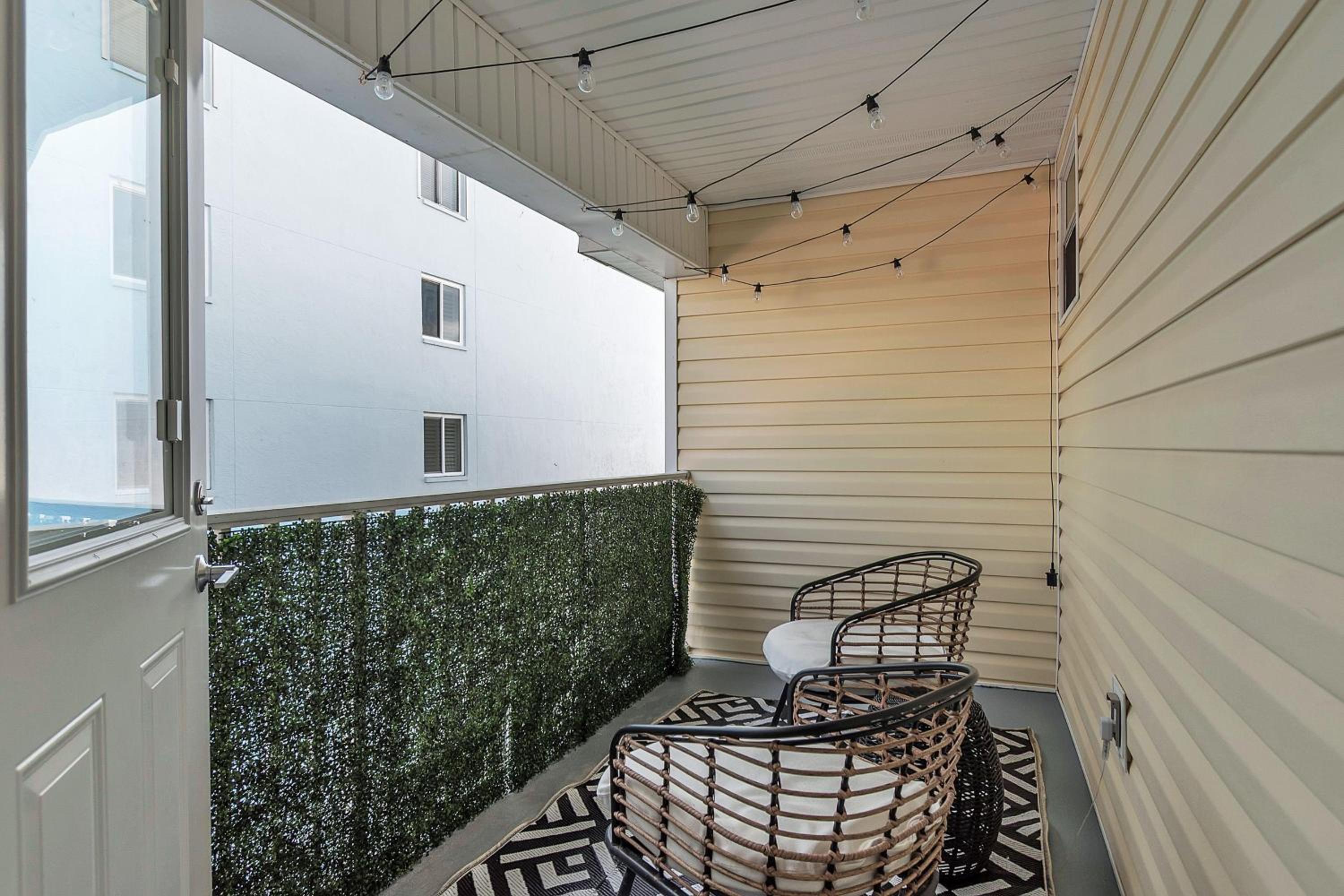El Mar Townhome - Unit D