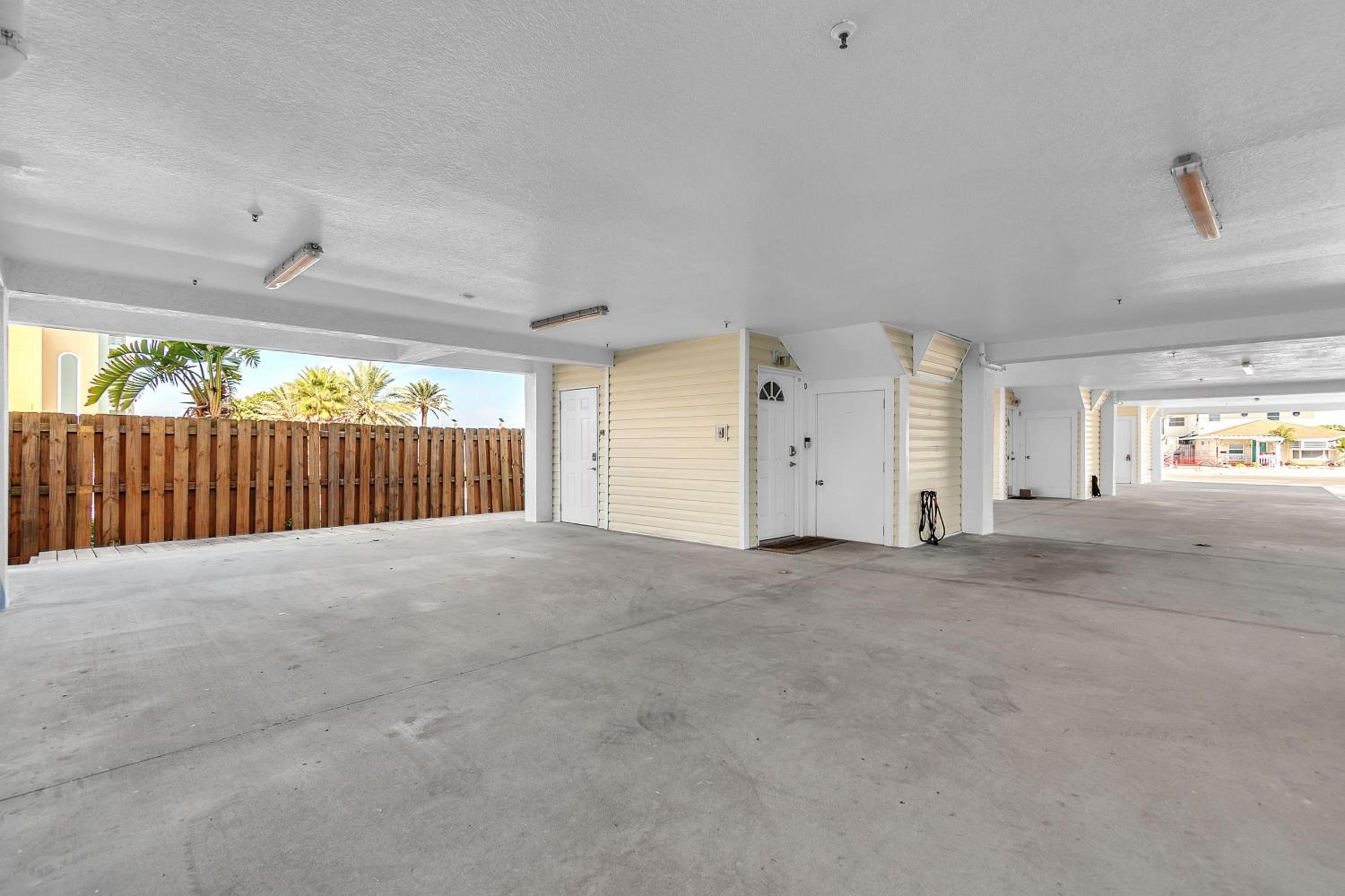 El Mar Townhome - Unit D